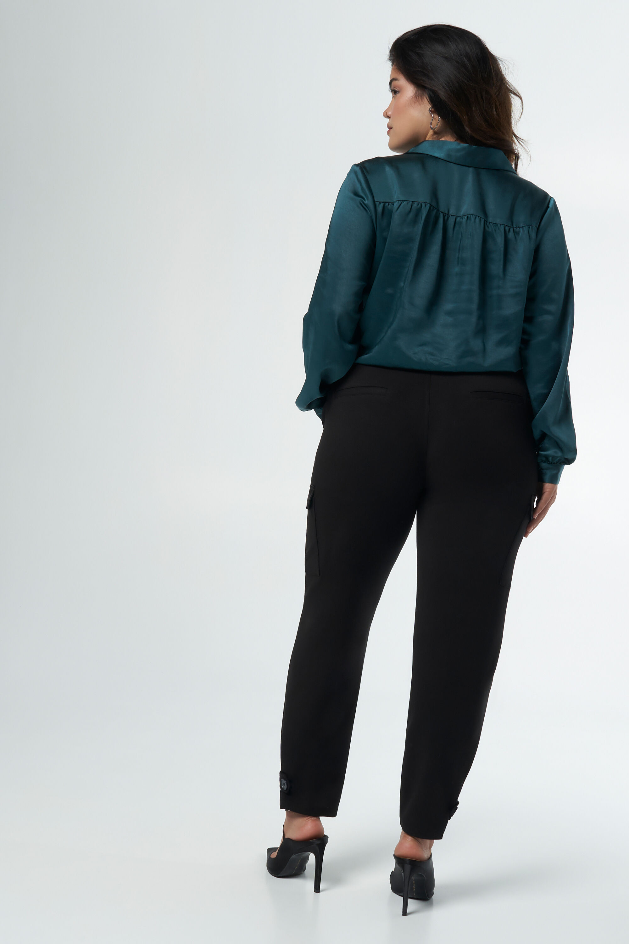 Pantalon cargo avec d&eacute;tails image number 3