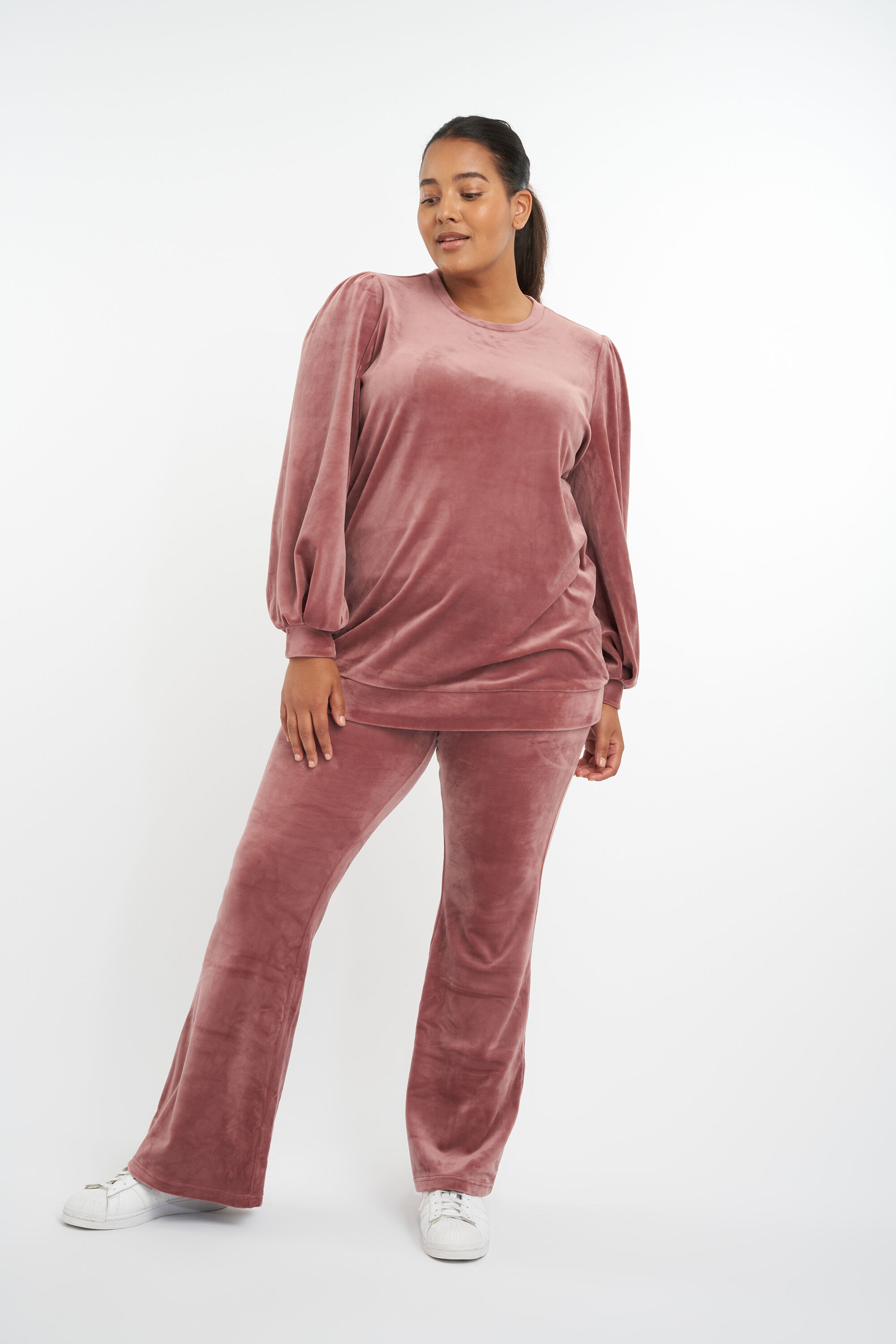 Pull en velours  image number 5