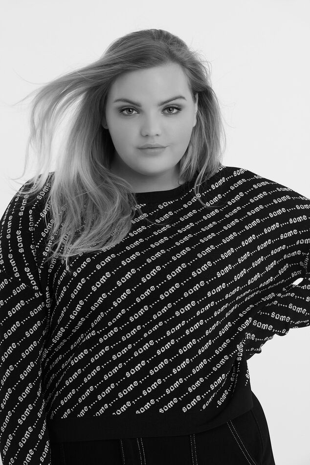 Pull-over avec imprimé logo intégral image number 3