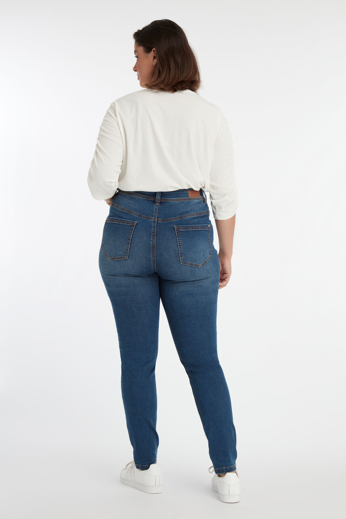 Skinny leg high waist CHERRY jeans image number 4