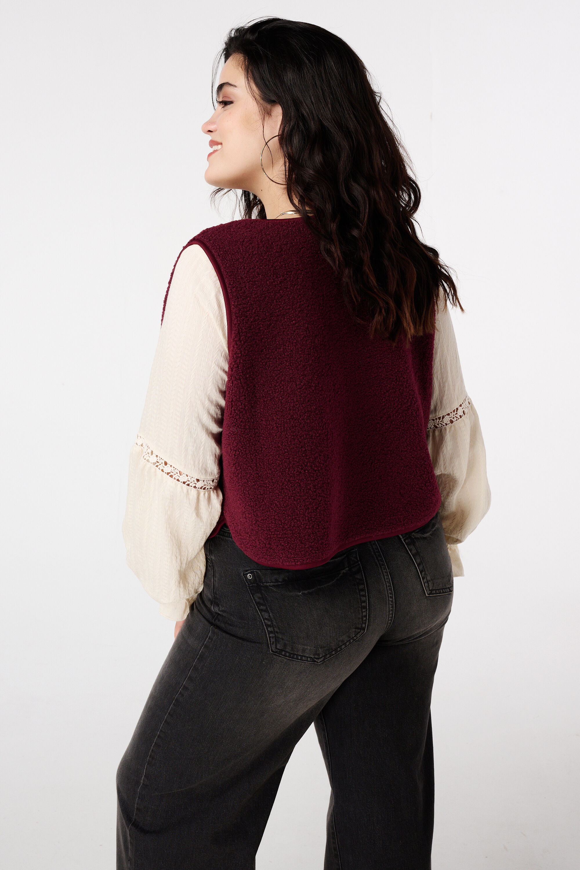 Gilet teddy avec fermeture boutonn&eacute;e image number 3