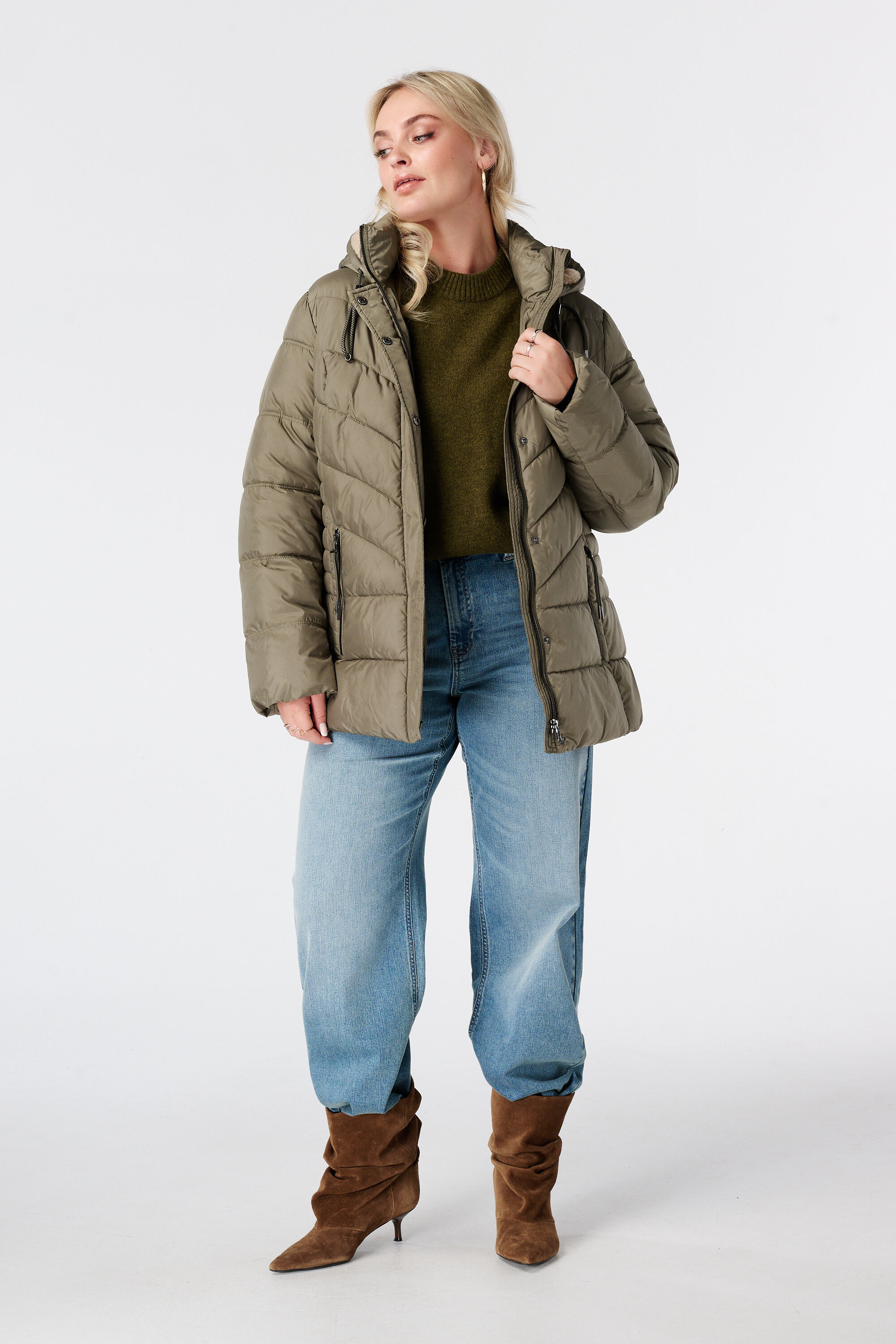 Veste matelass&eacute;e avec capuche image number 5