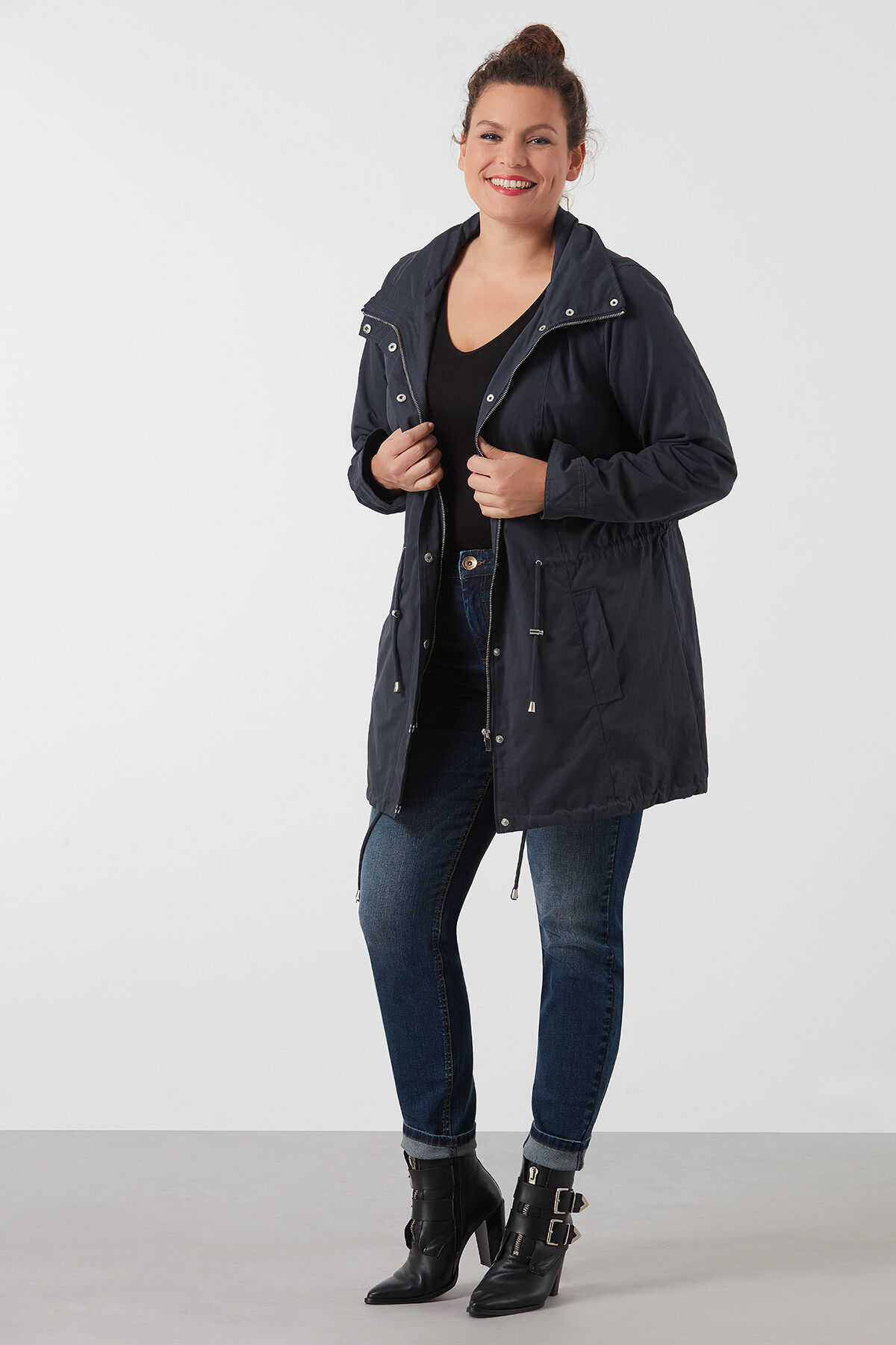 Parka avec broderies florales image number 4