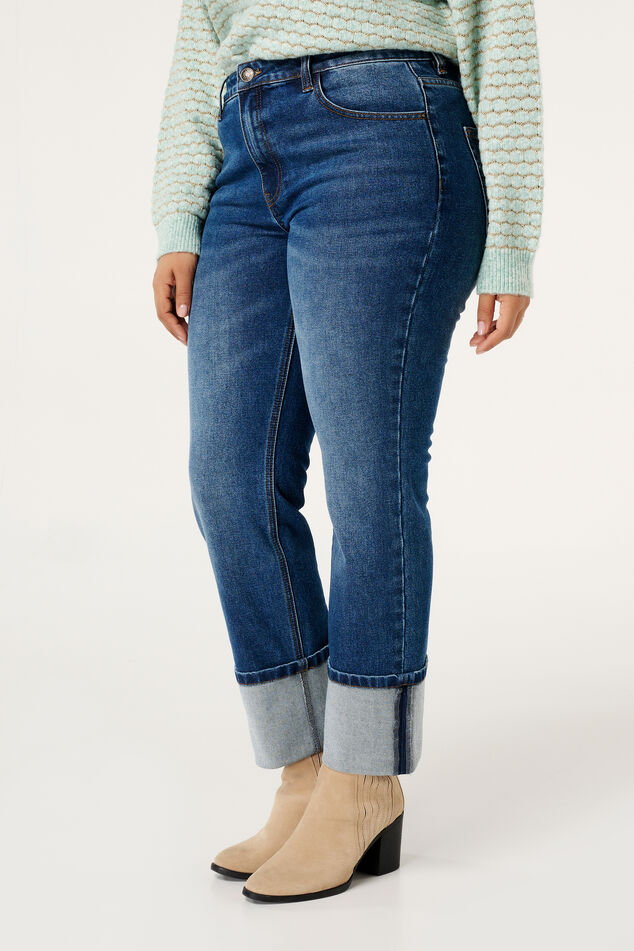 Jeans à jambes droites et à revers image number 5