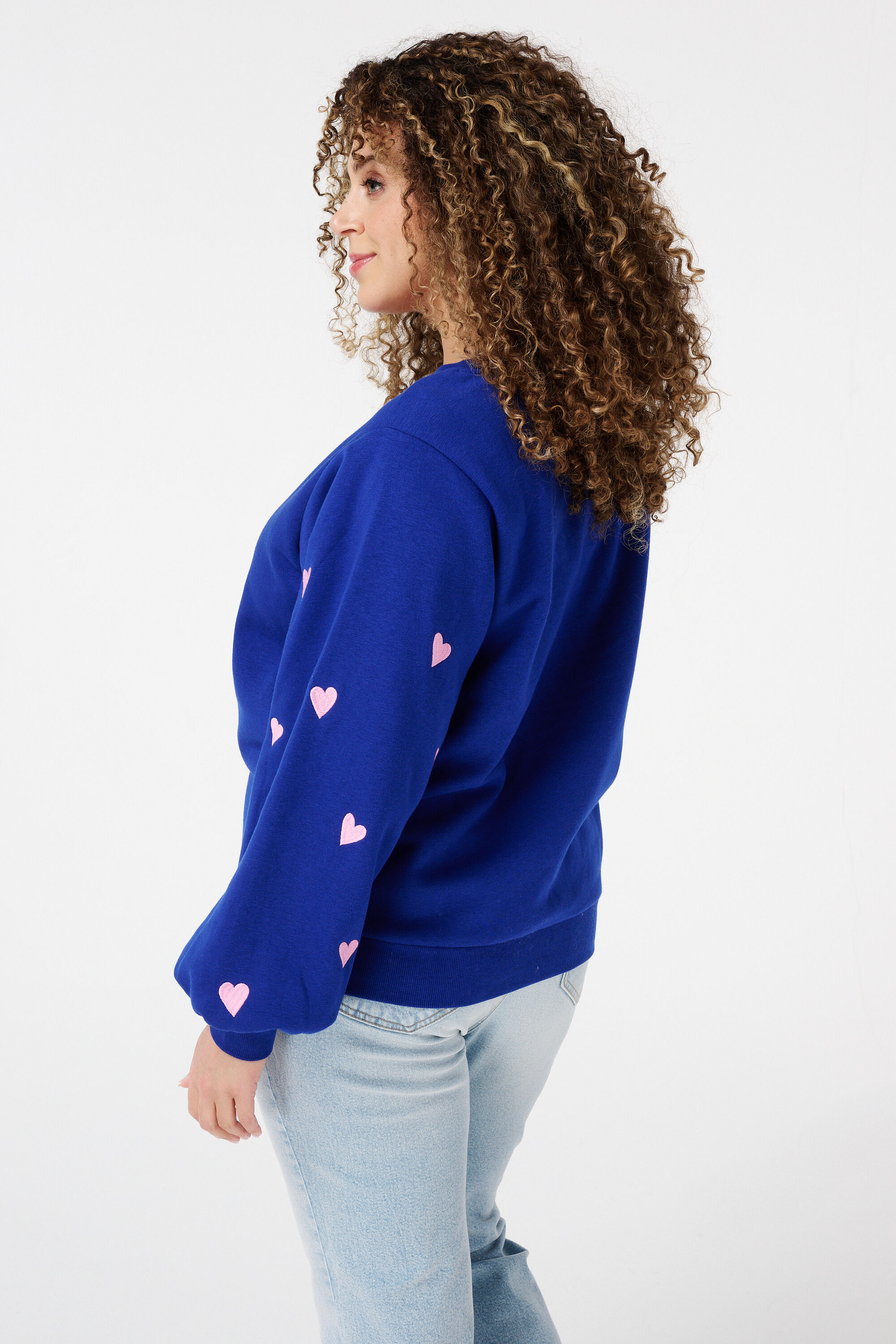 Pull avec motif en forme de c&oelig;ur image number 3