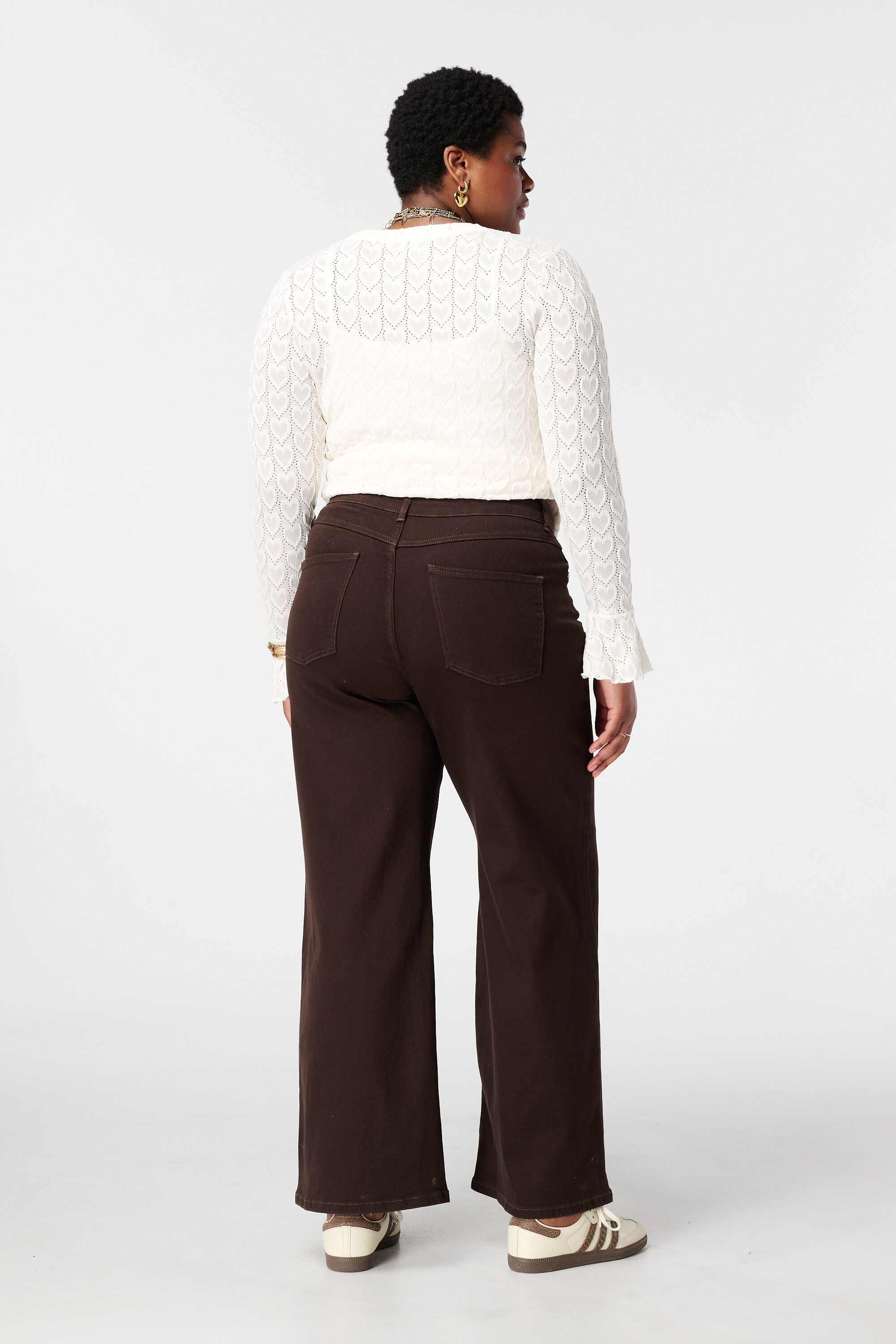 Jean &agrave; jambe large et taille haute image number 3