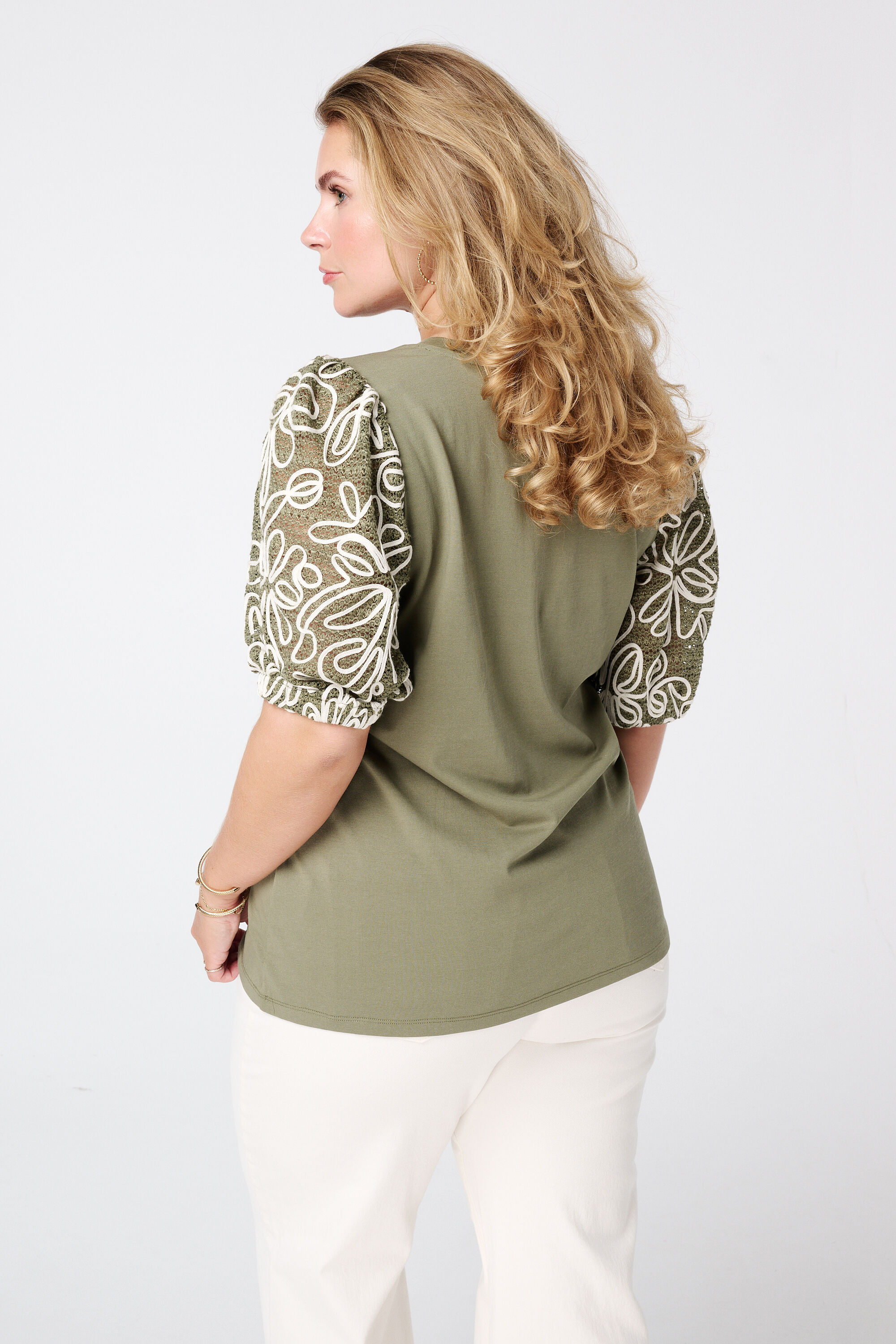 T-shirt &agrave; manches brod&eacute;es image number 3