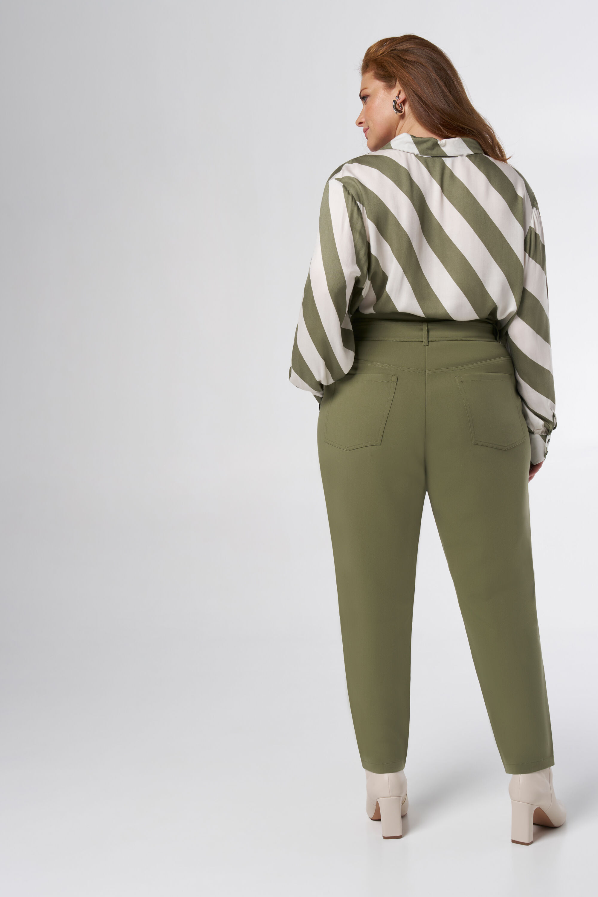 Pantalon paperbag avec ceinture image number 3