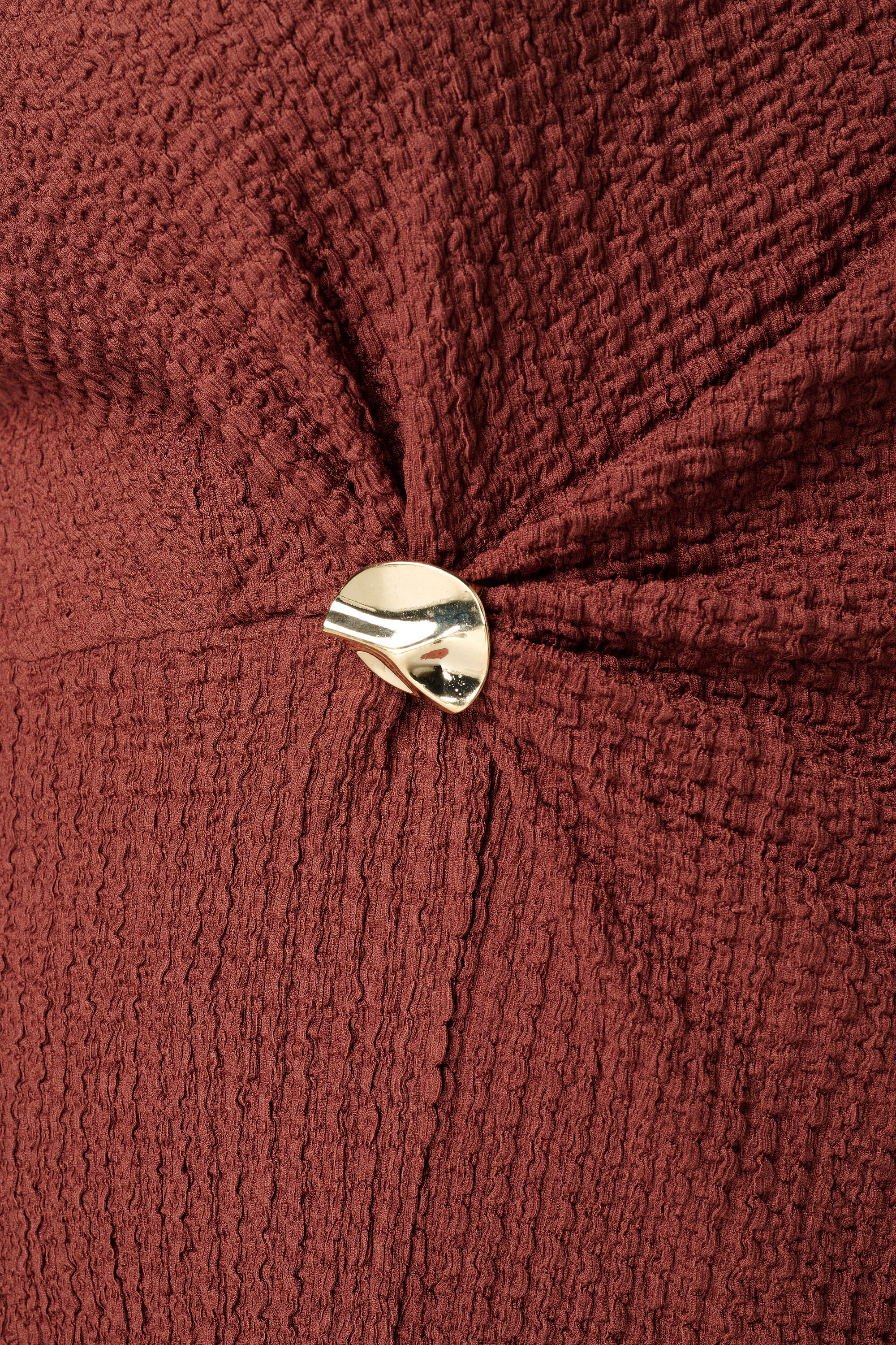 Haut avec d&eacute;tail nou&eacute; image number 6