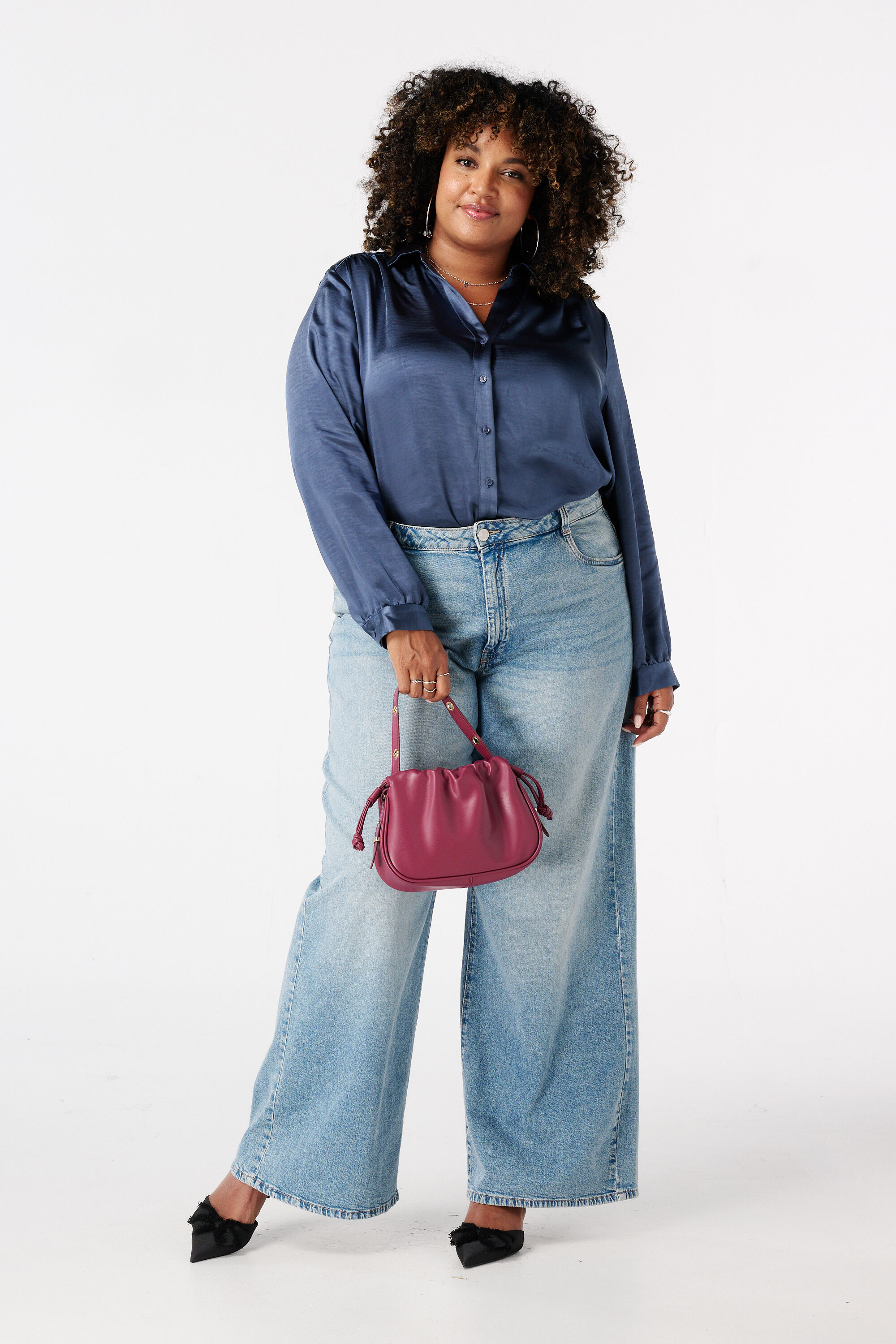 Blouse aspect satin&eacute; image number 5