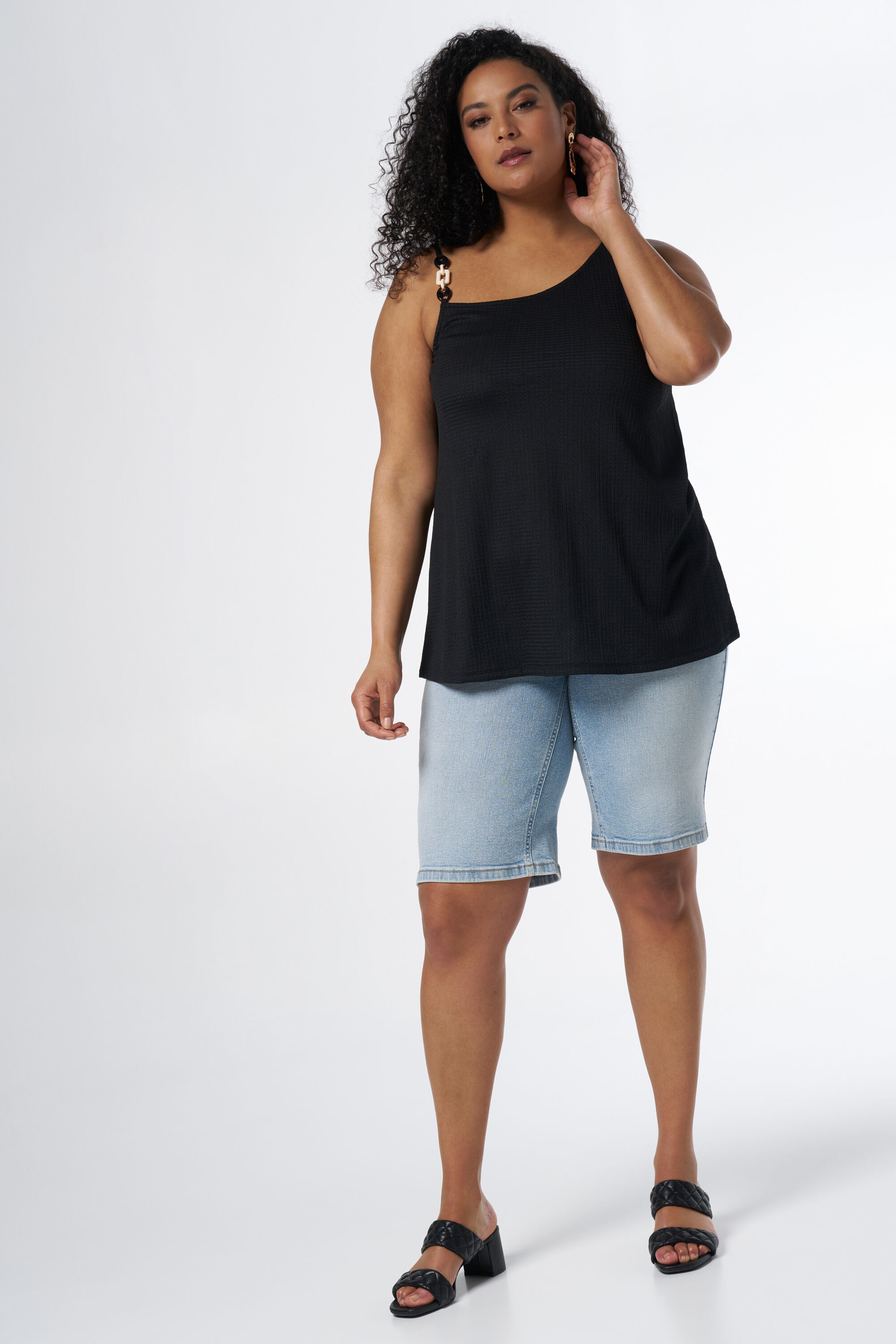 Haut sans manches avec d&eacute;tails de perles image number 5