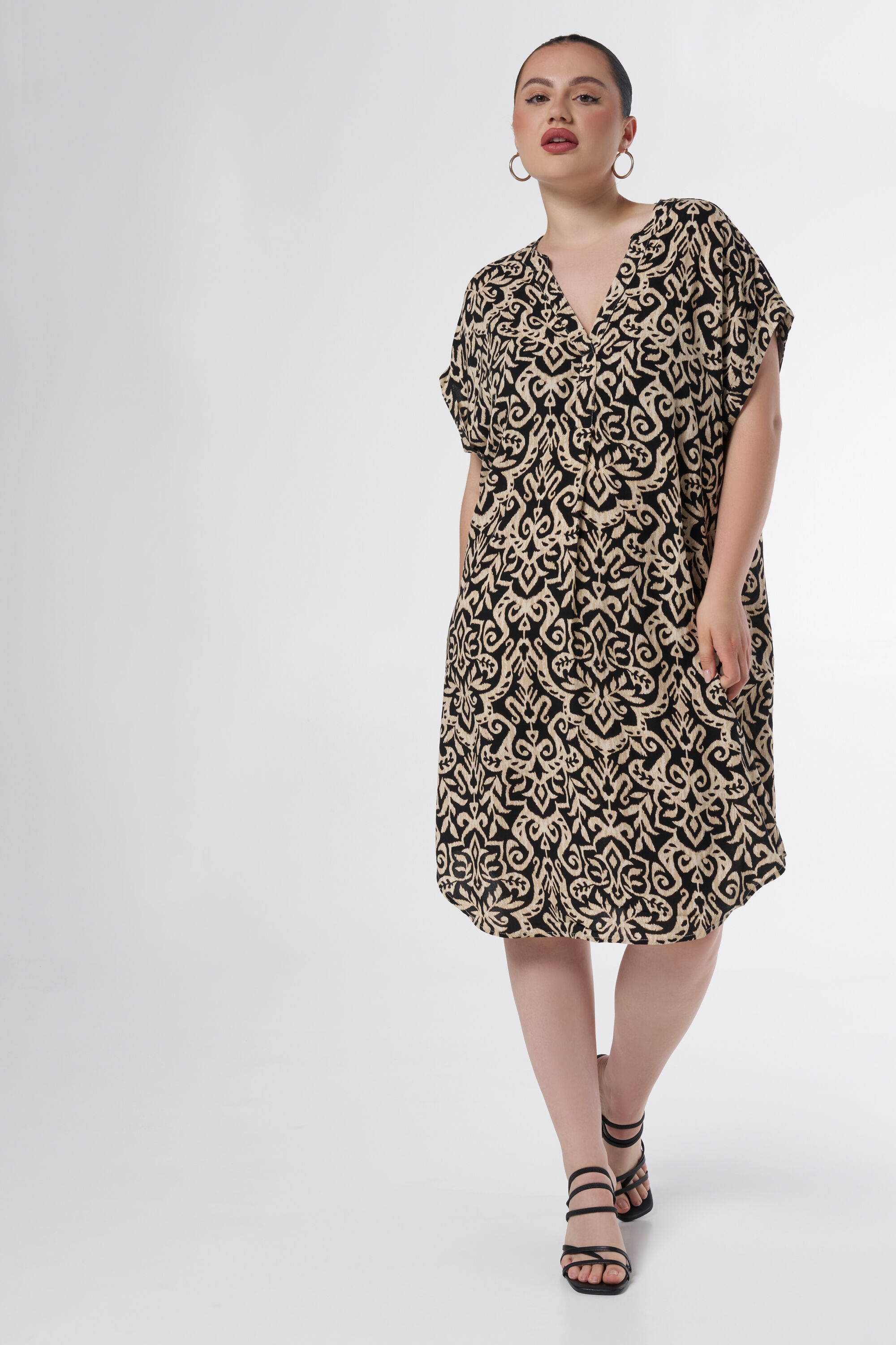 Robe imprim&eacute;e spacieuse image number 5