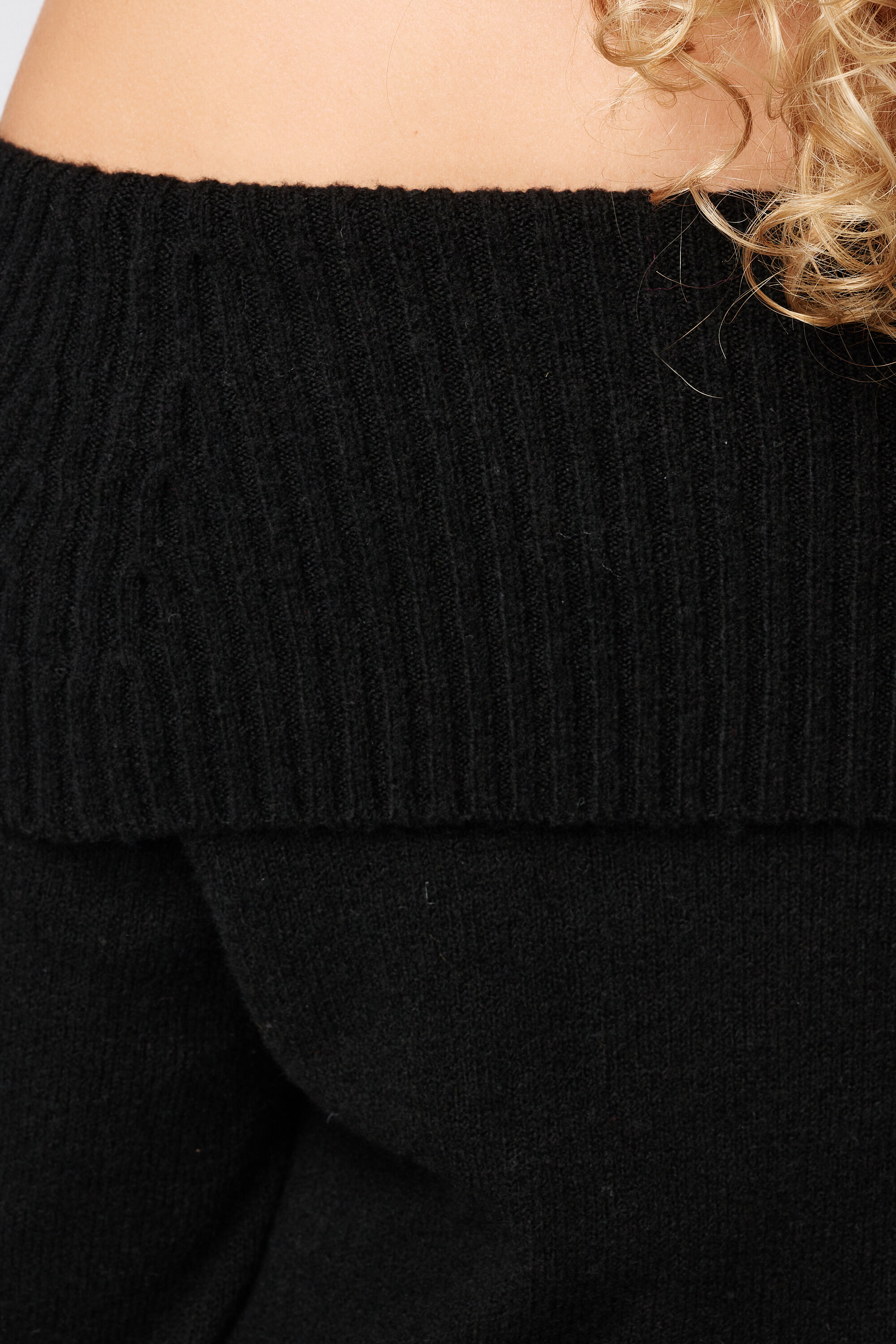 Robe tricot&eacute;e &agrave; &eacute;paules d&eacute;nud&eacute;es image number 6