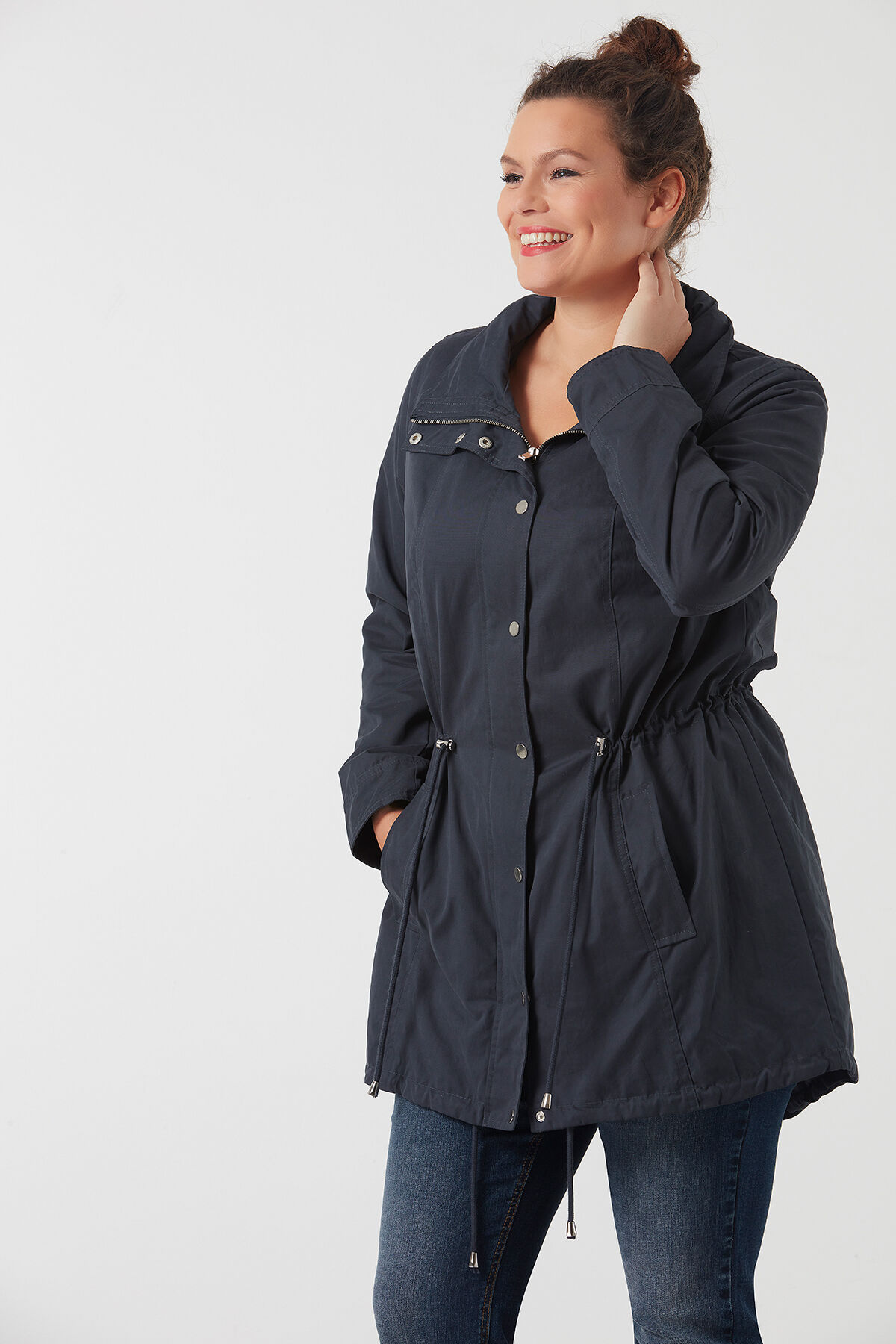 Parka avec broderies florales image number 3