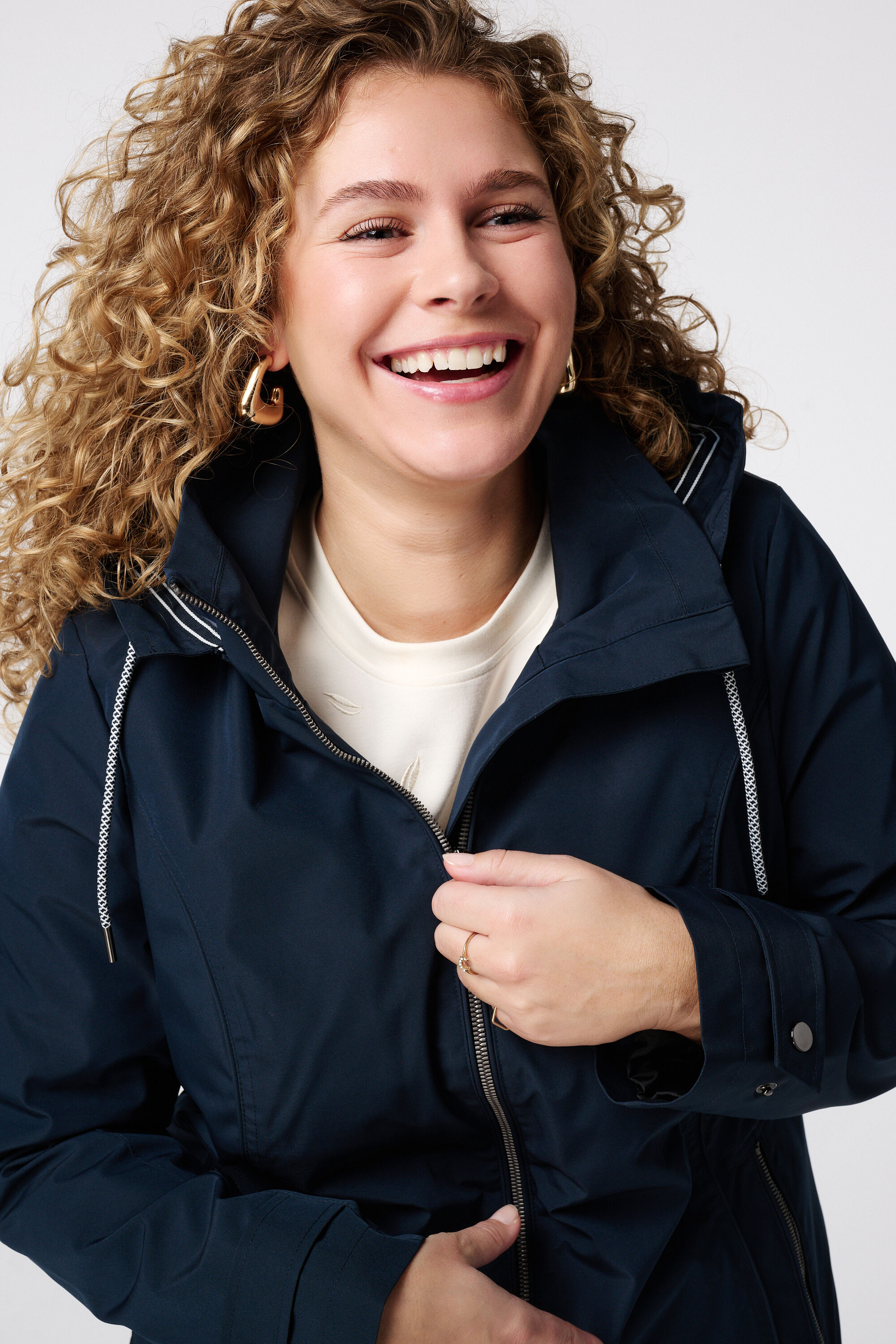 Imperm&eacute;able avec d&eacute;tails argent&eacute;s image number 4