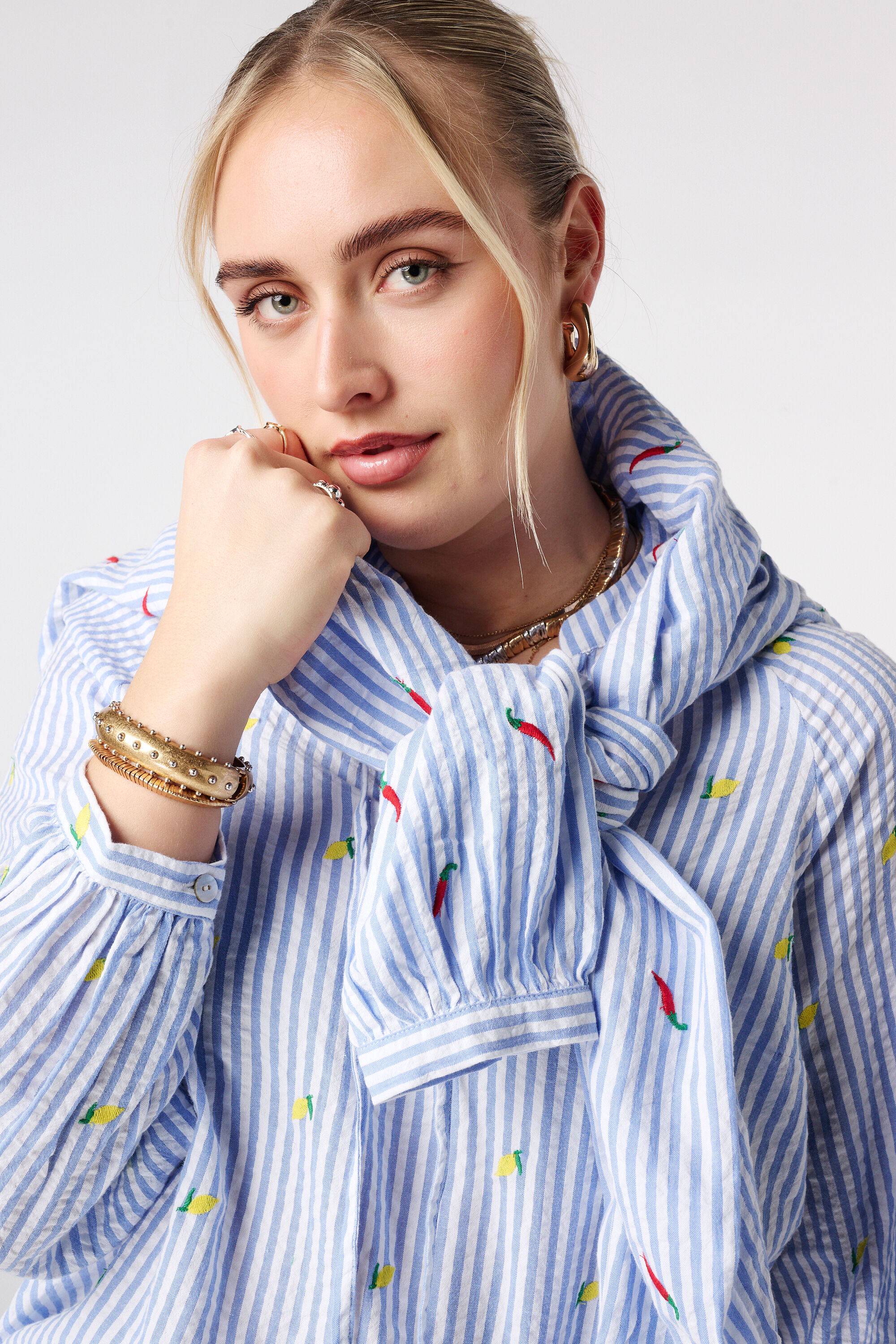 Blouse ray&eacute;e avec imprim&eacute; image number 4