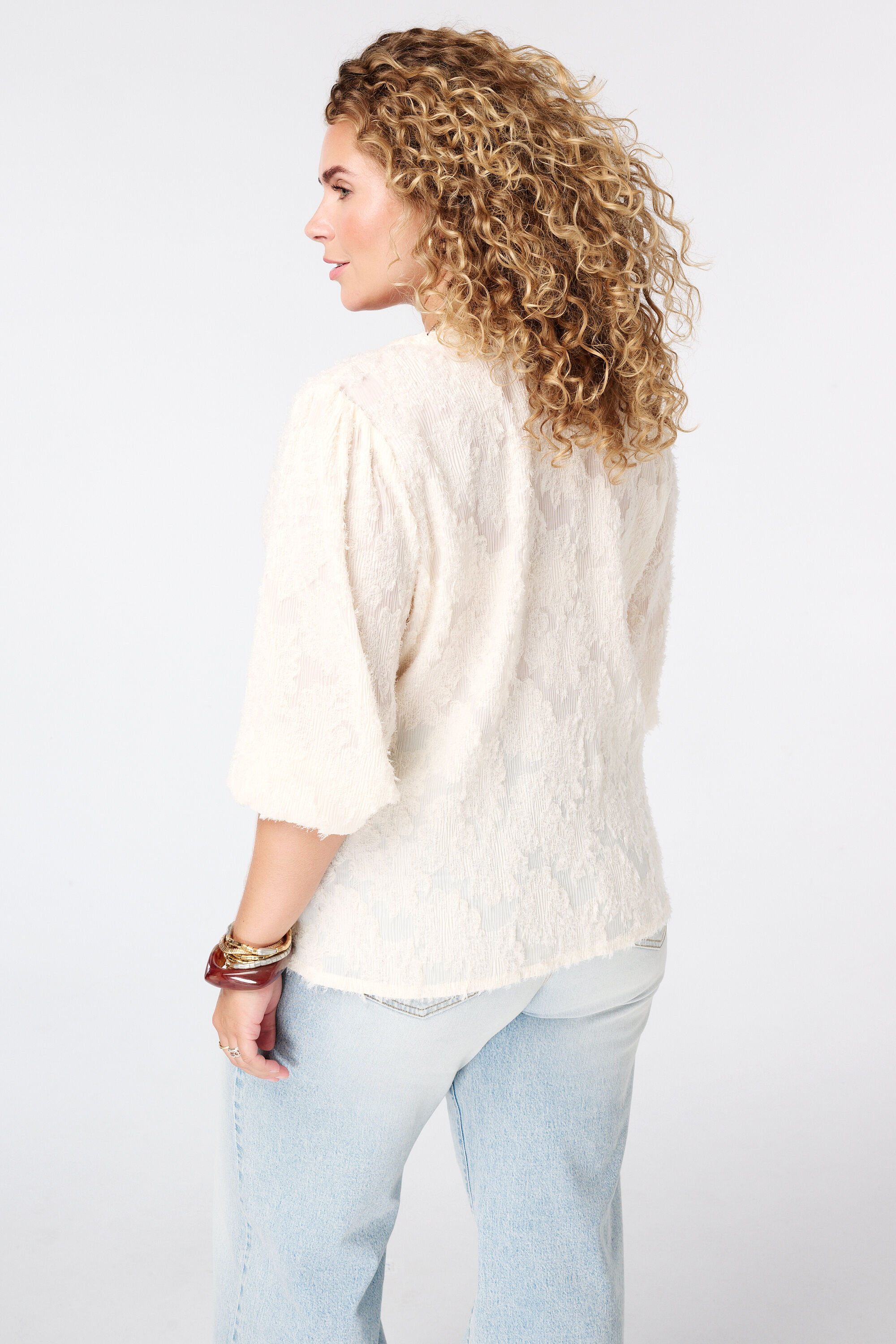 Blouse duveteuse &agrave; col en V image number 3