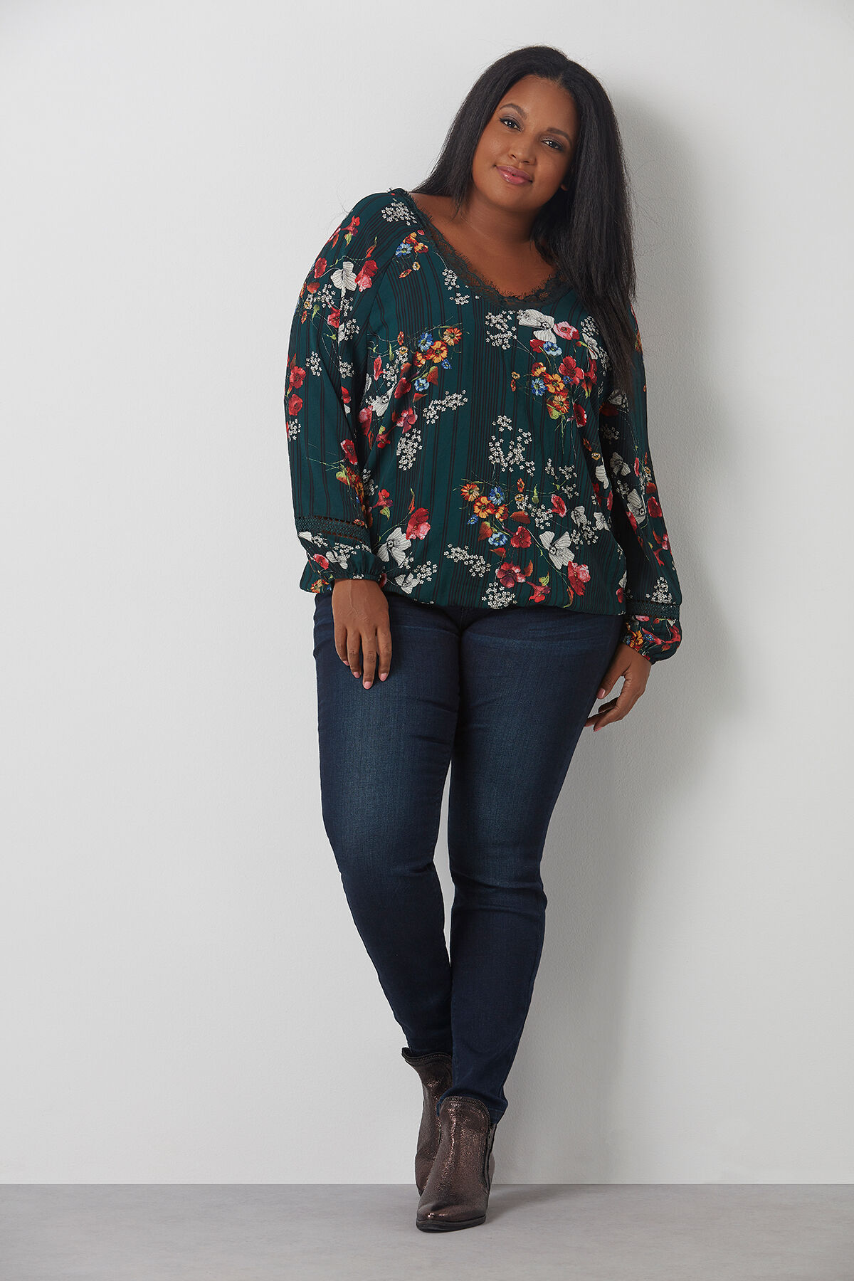 Chemisier avec col en dentelle  image number 0