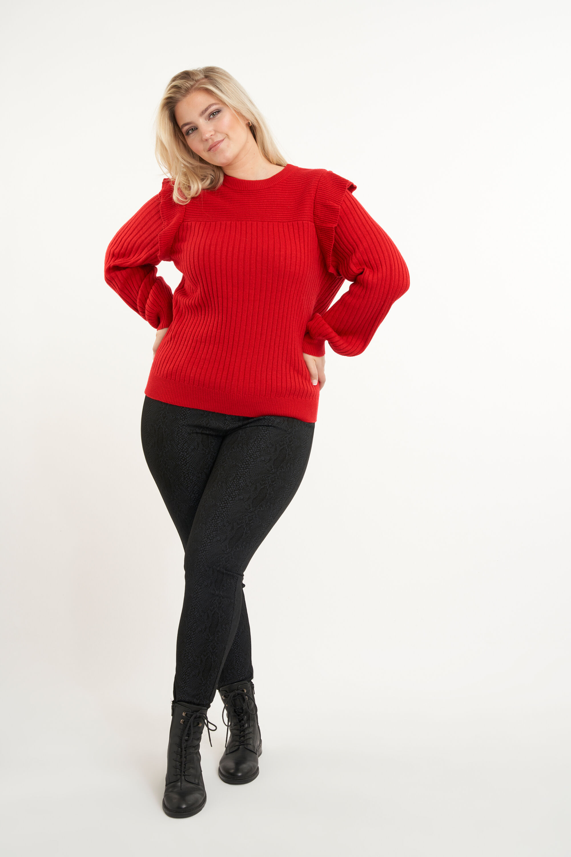 Pull c&ocirc;tel&eacute; avec volants image number 6