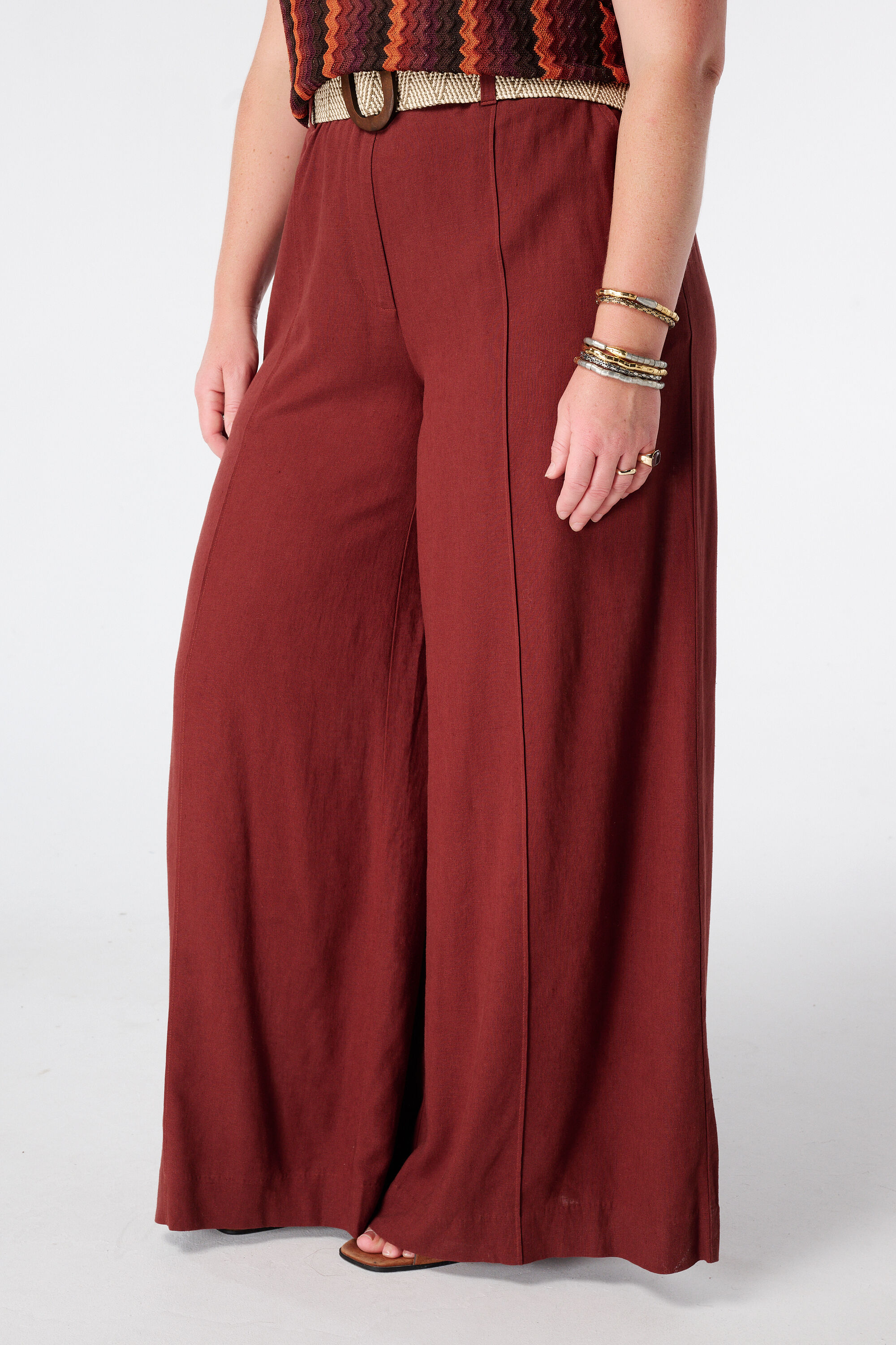 Pantalon wide leg en lin avec ceinture image number 5