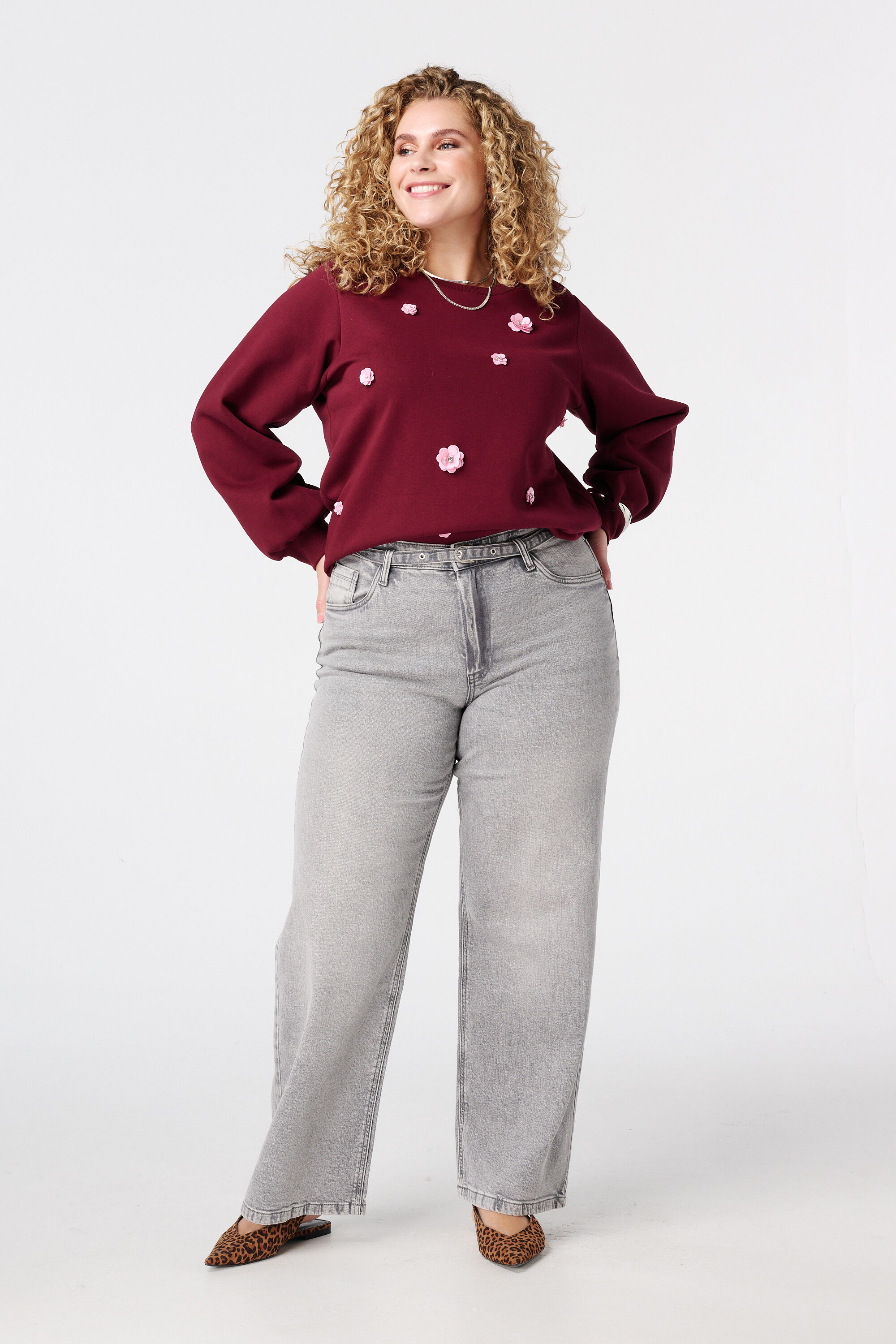 Pull avec fleurs en 3D image number 5