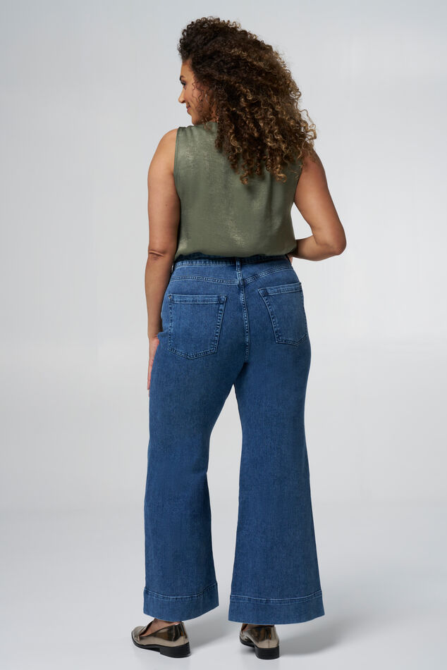 Jean à jambe évasée avec surpiqûres décoratives image number 3