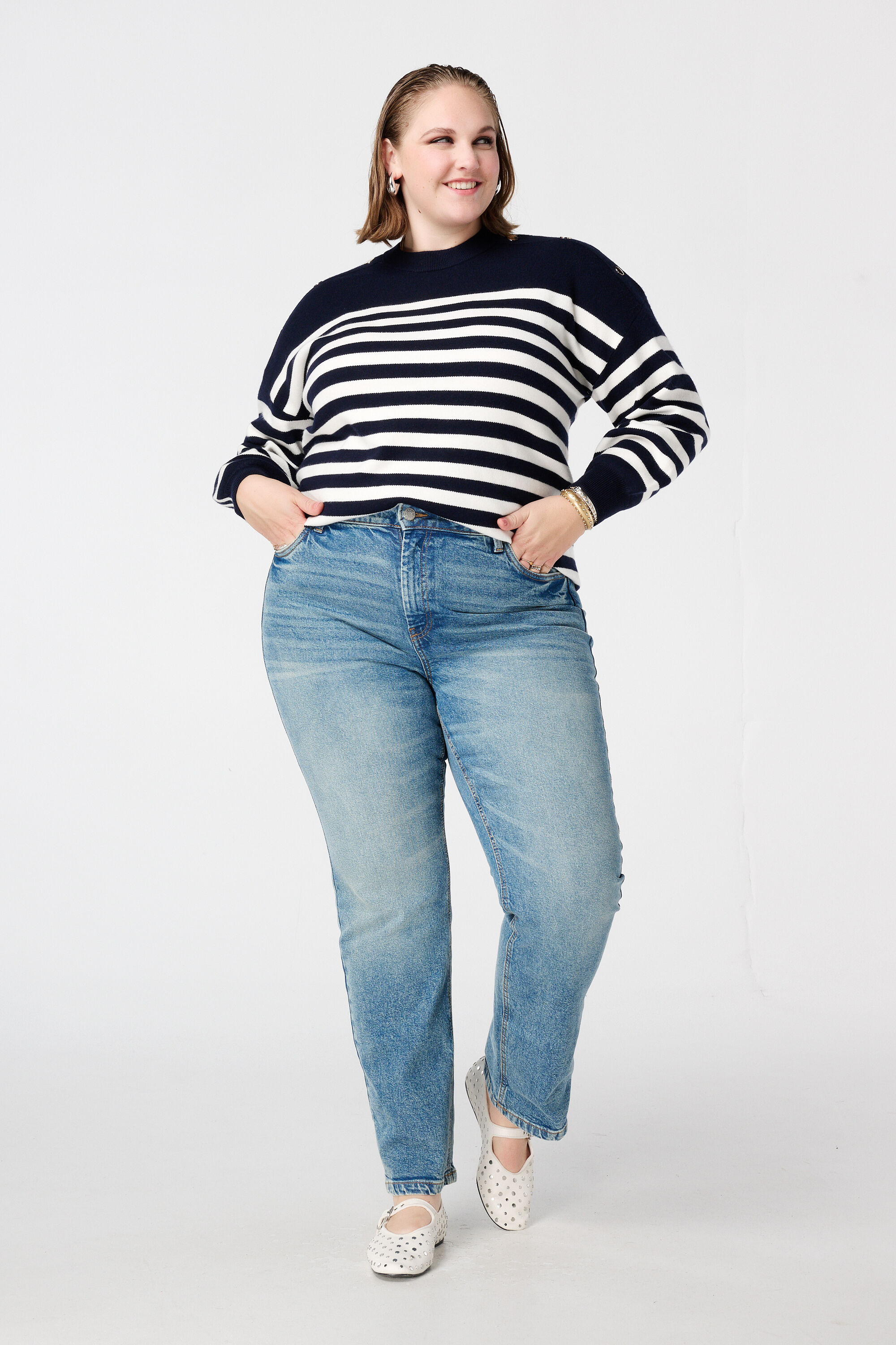 Pull ray&eacute; avec d&eacute;tails de boutons image number 5