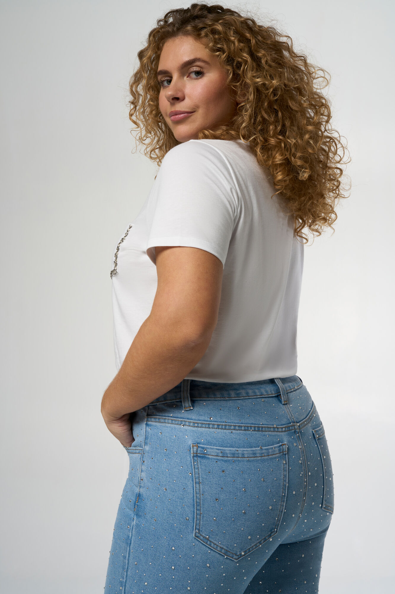 Jean droit avec pierres image number 4