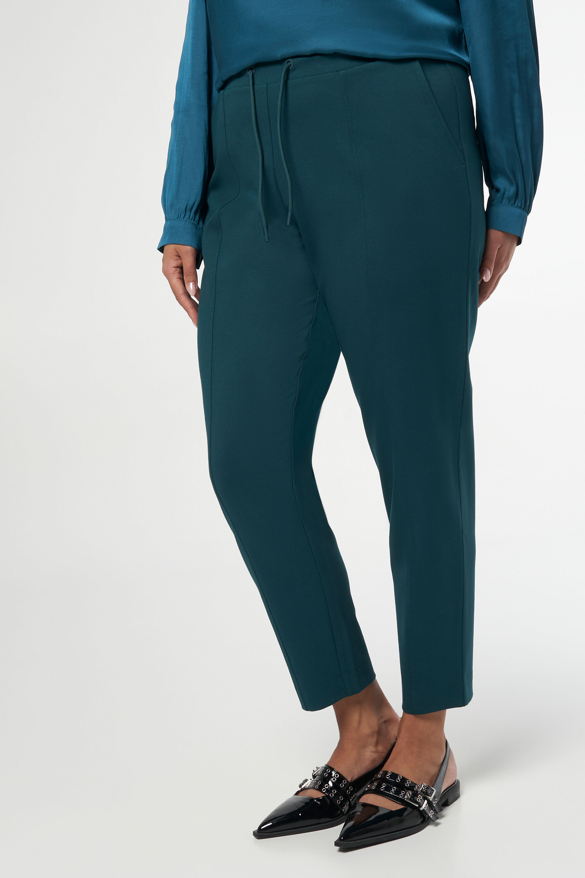 Pantalon avec cordon de serrage image number 5