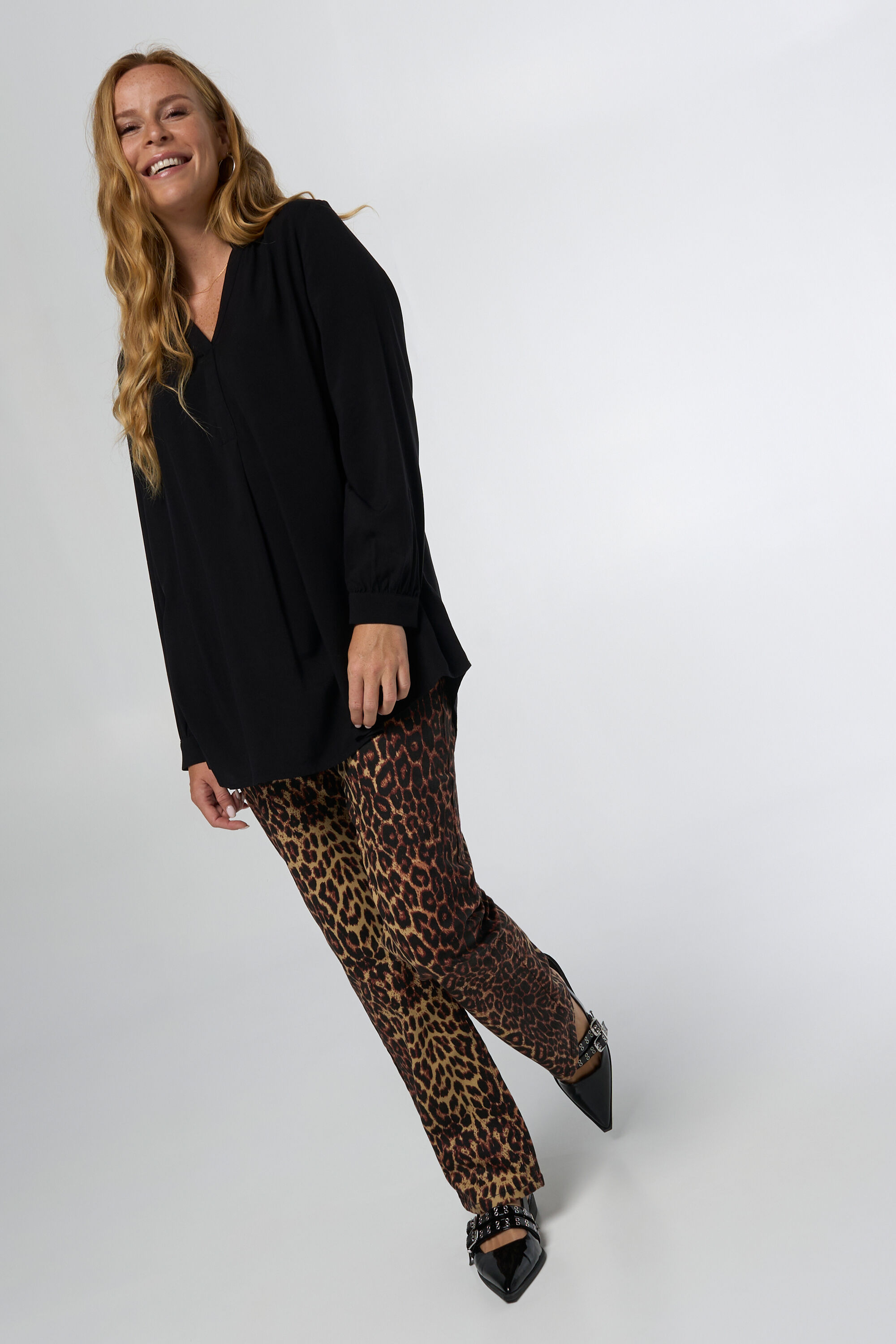 Chemisier &agrave; col en V image number 5