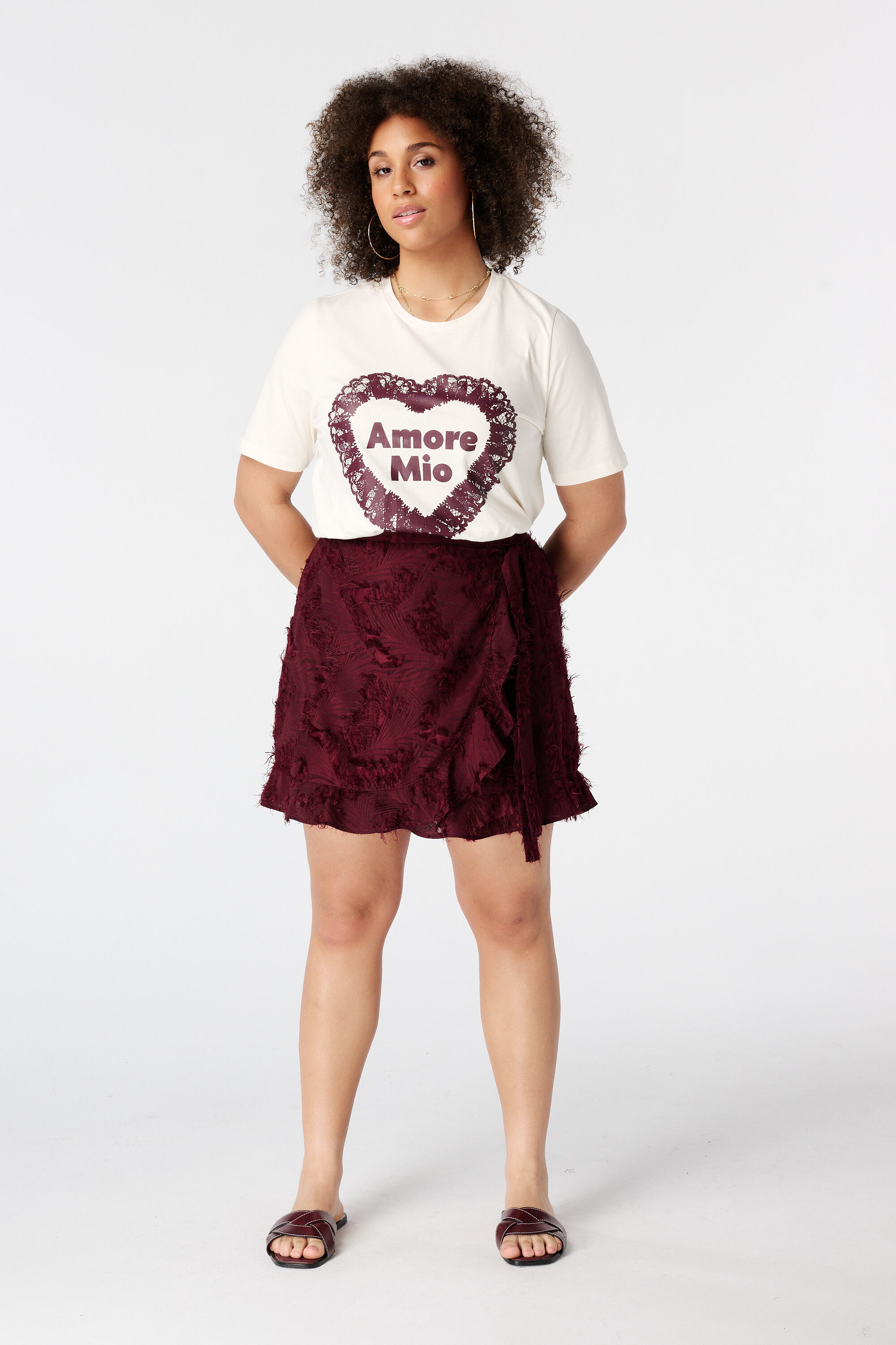 T shirt avec illustration en dentelle image number 5