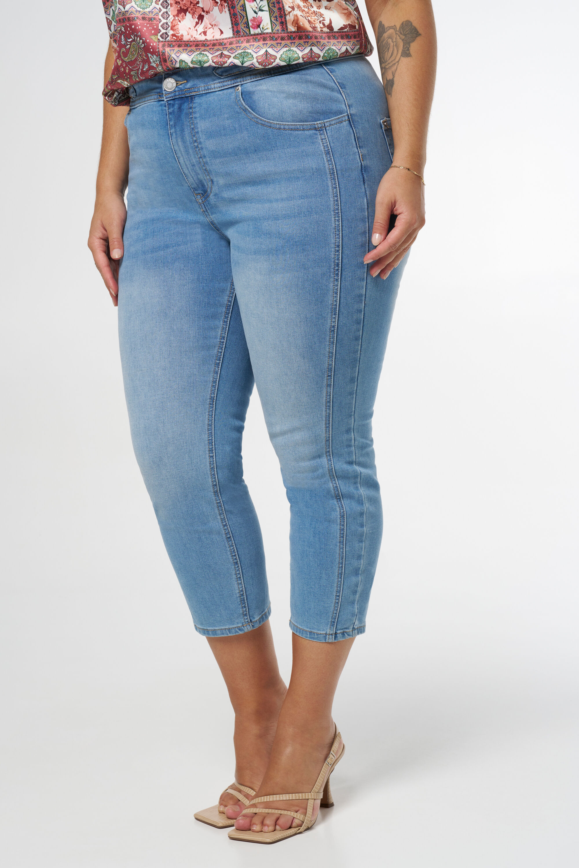 Jean avec cha&icirc;ne fantaisie image number 5