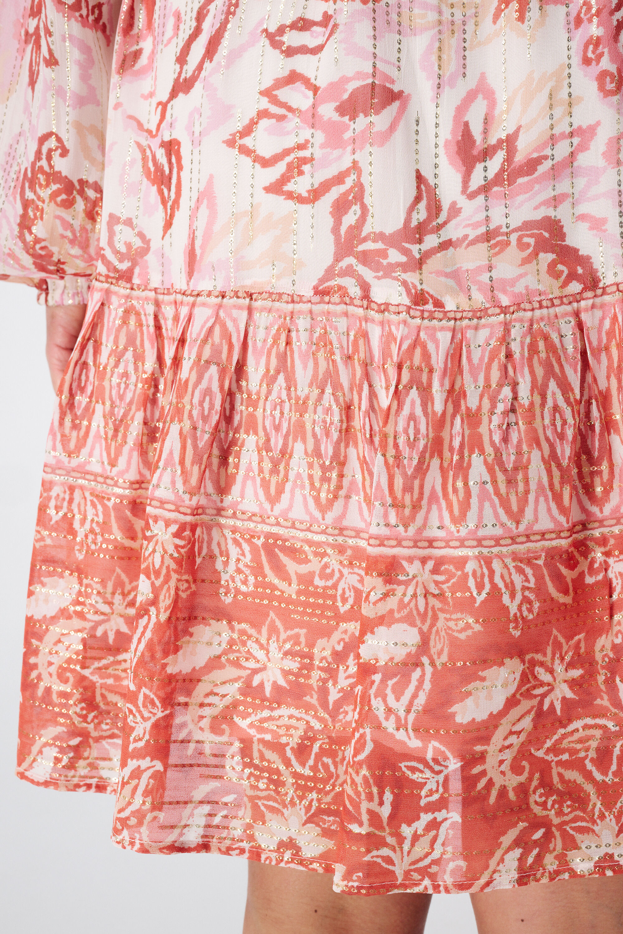 Robe avec imprim&eacute; et ceinture  image number 4