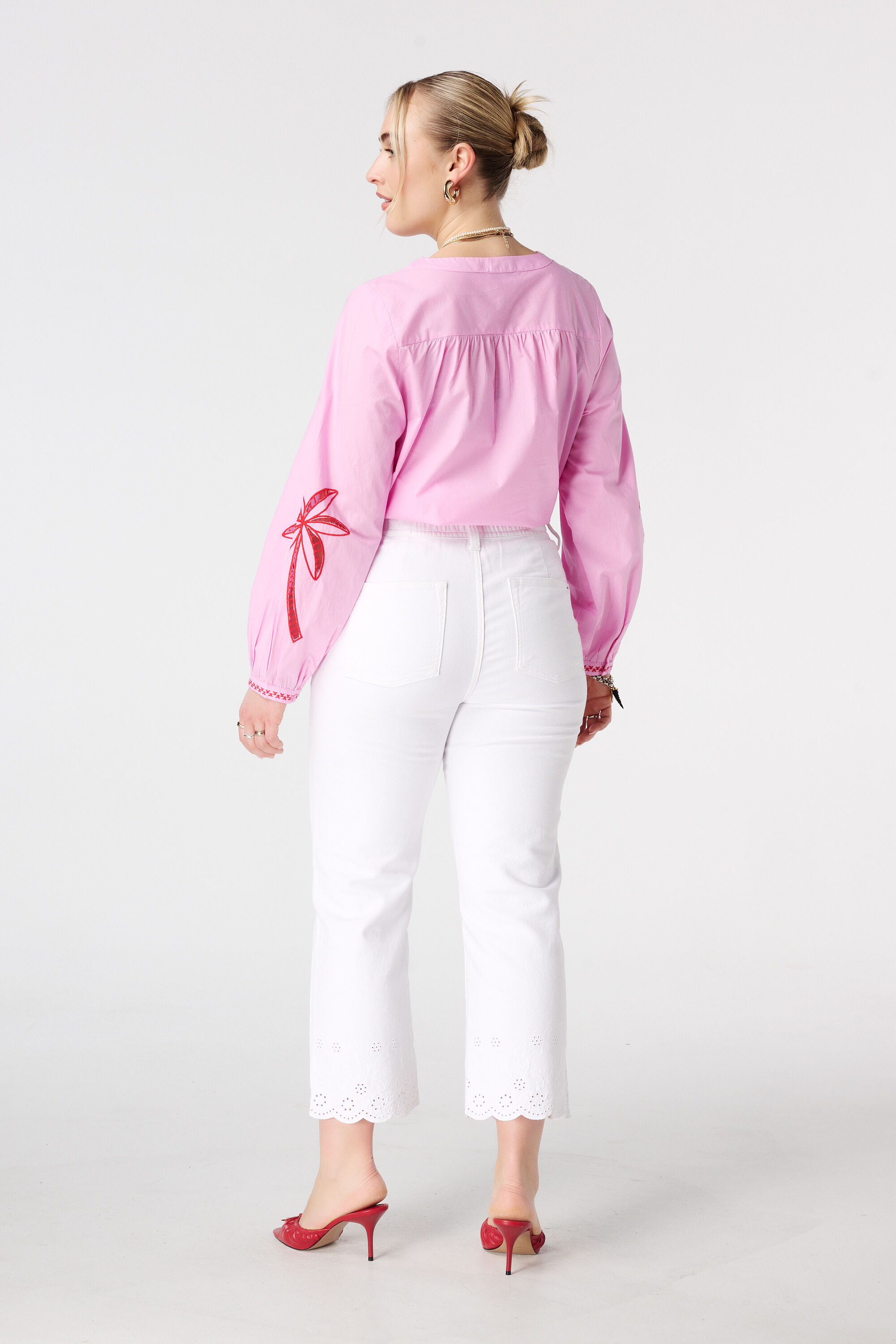 Jean straight leg avec bas brod&eacute;s image number 3