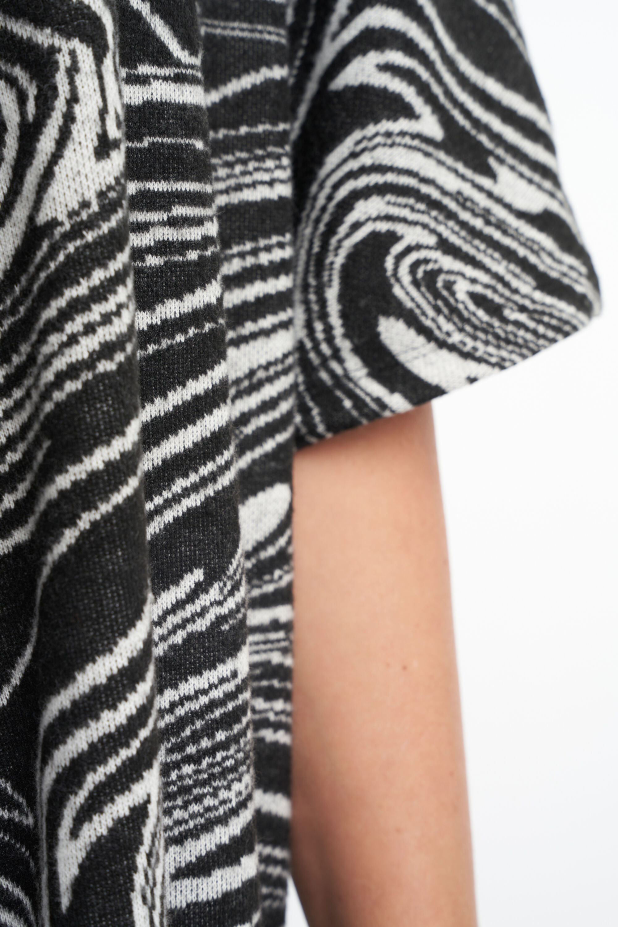 Gilet ouvert &agrave; imprim&eacute; image number 6