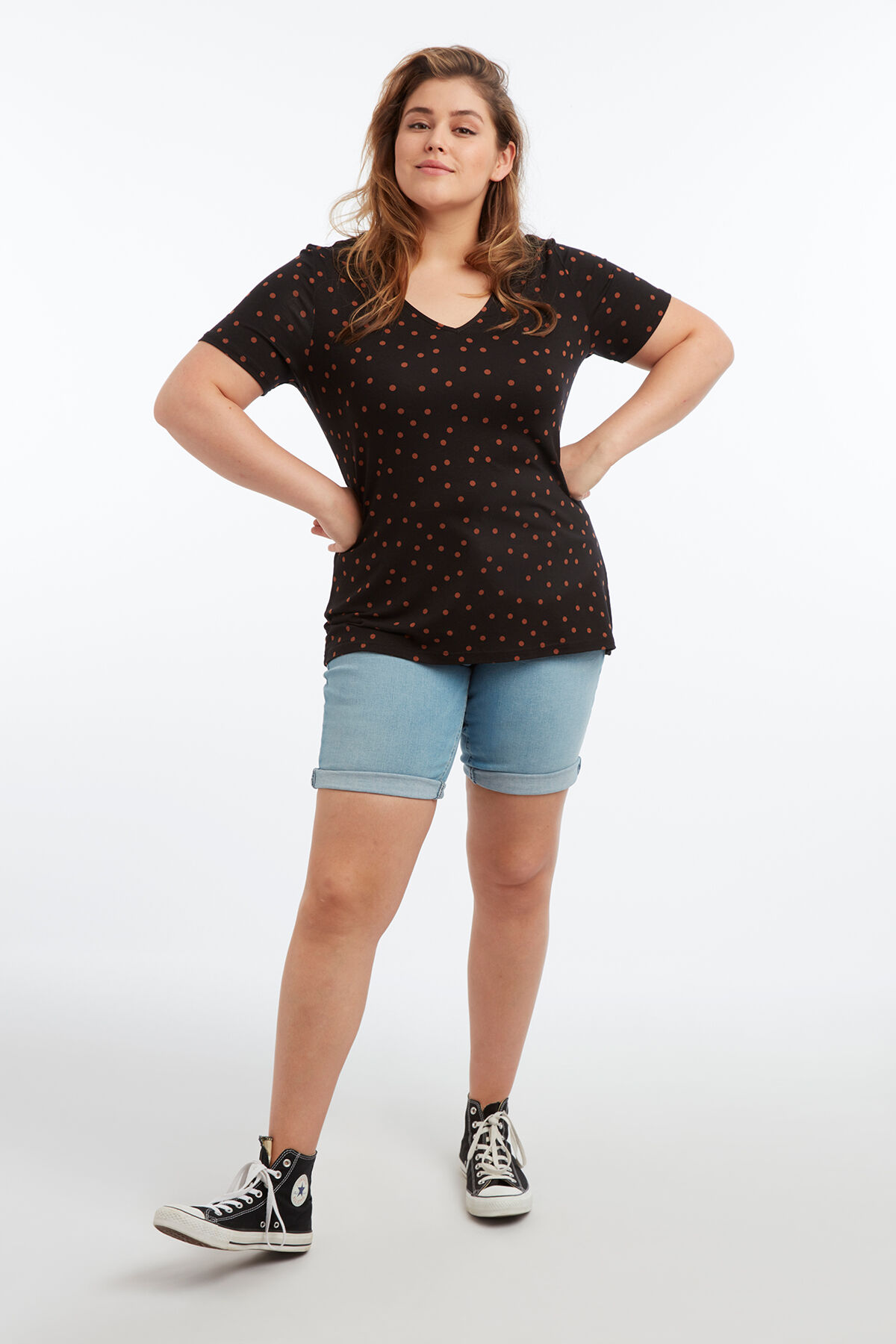 T-shirt col en V avec imprim&eacute; image number 3