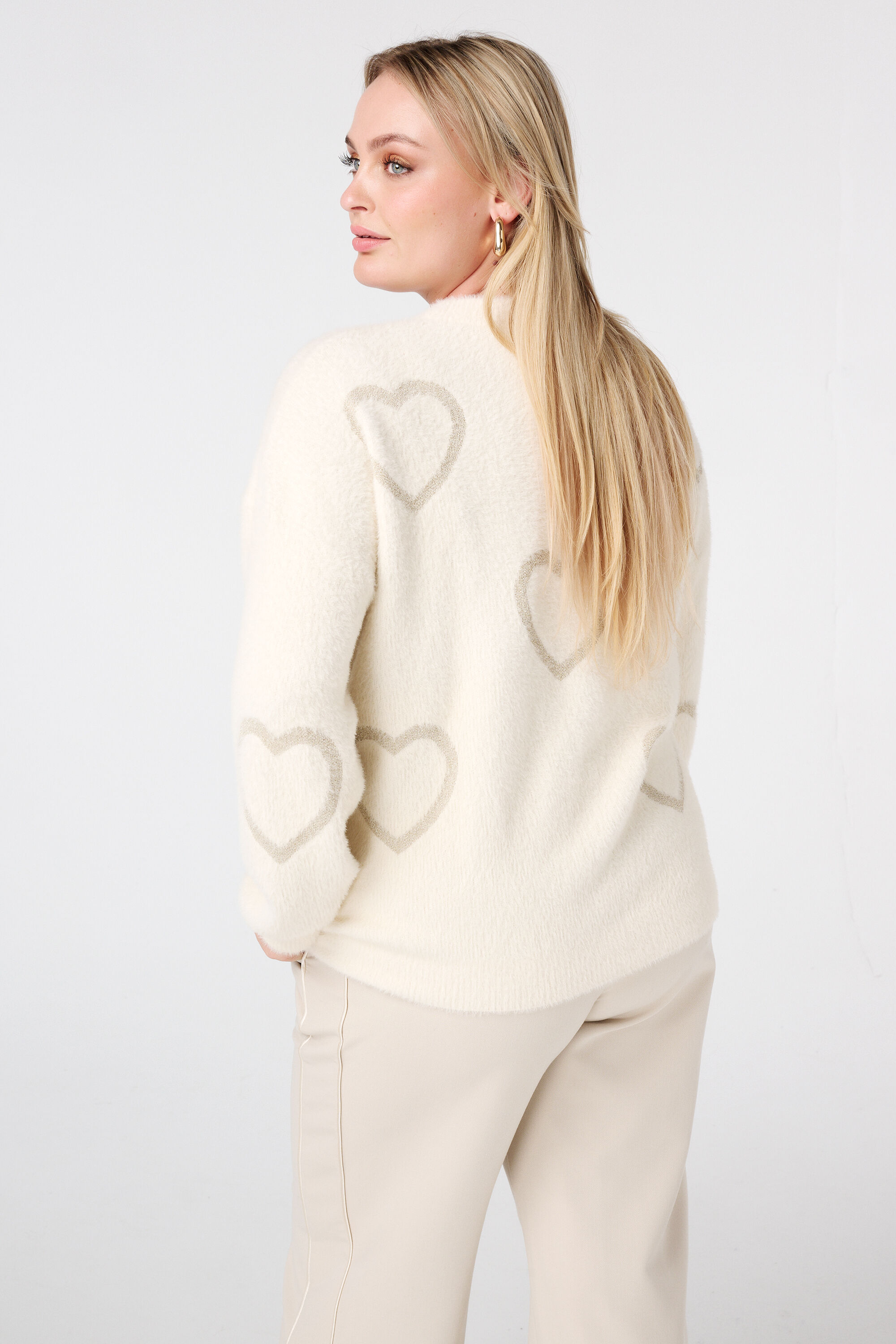 Pull doux &agrave; c&oelig;urs image number 3