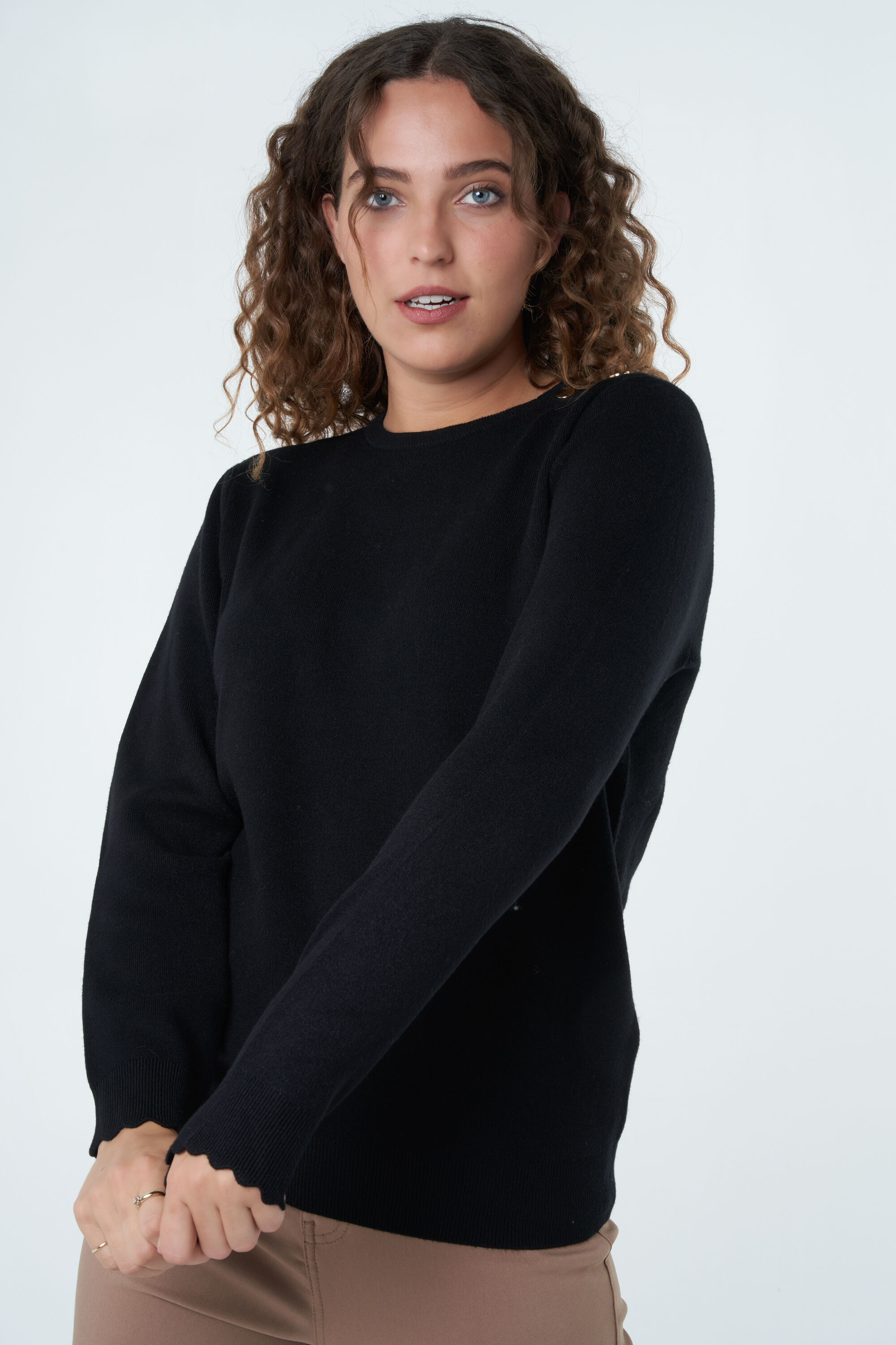 Pull avec d&eacute;tails dor&eacute;s image number 6