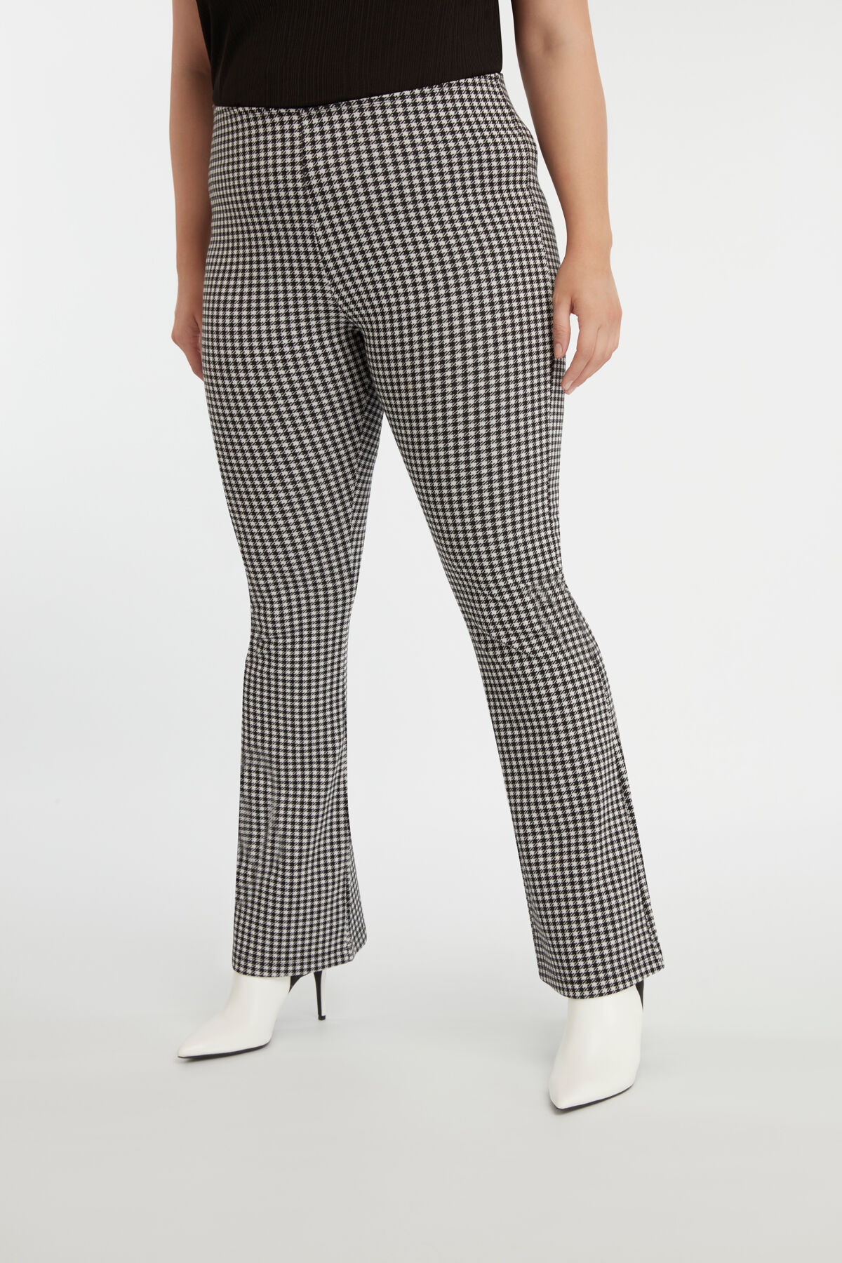 Legging &eacute;vas&eacute; en maille image number 3