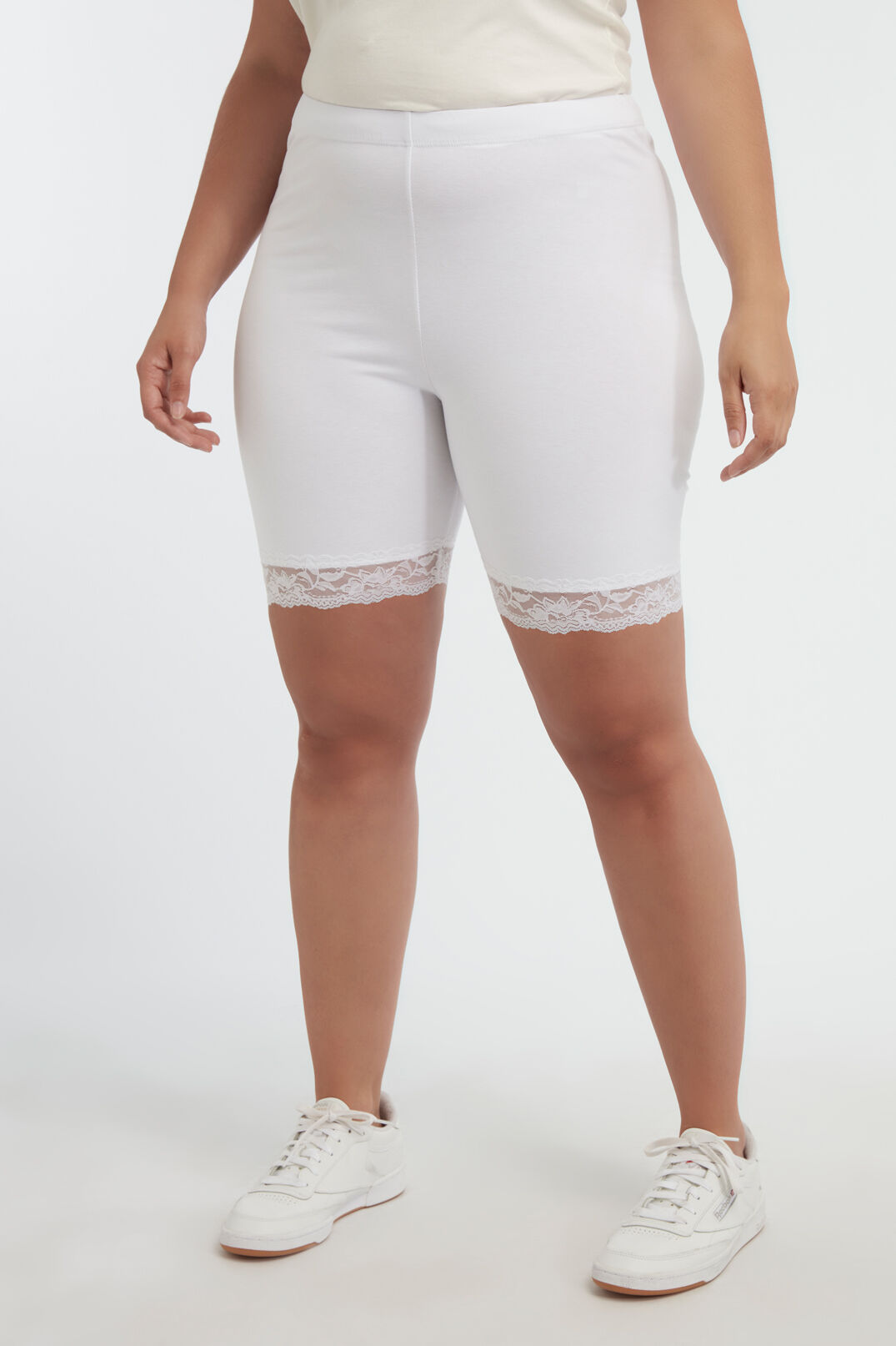 Legging court &agrave; dentelle image number 3