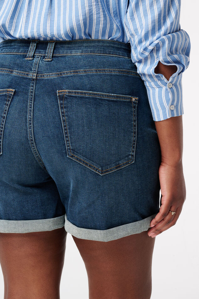 Short en jean avec tissu extensible image number 4