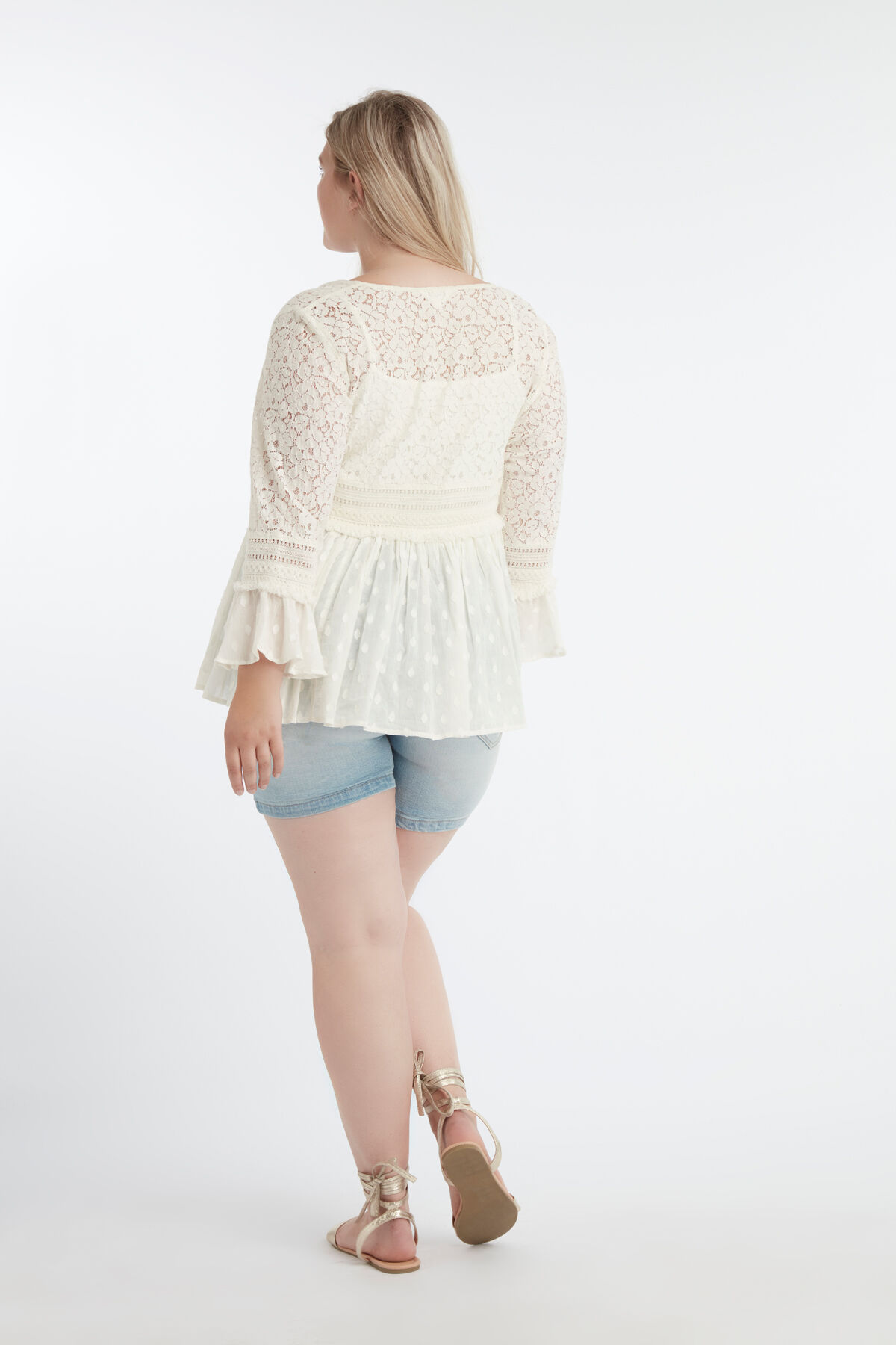 Chemisier aux manches en dentelle image number 4