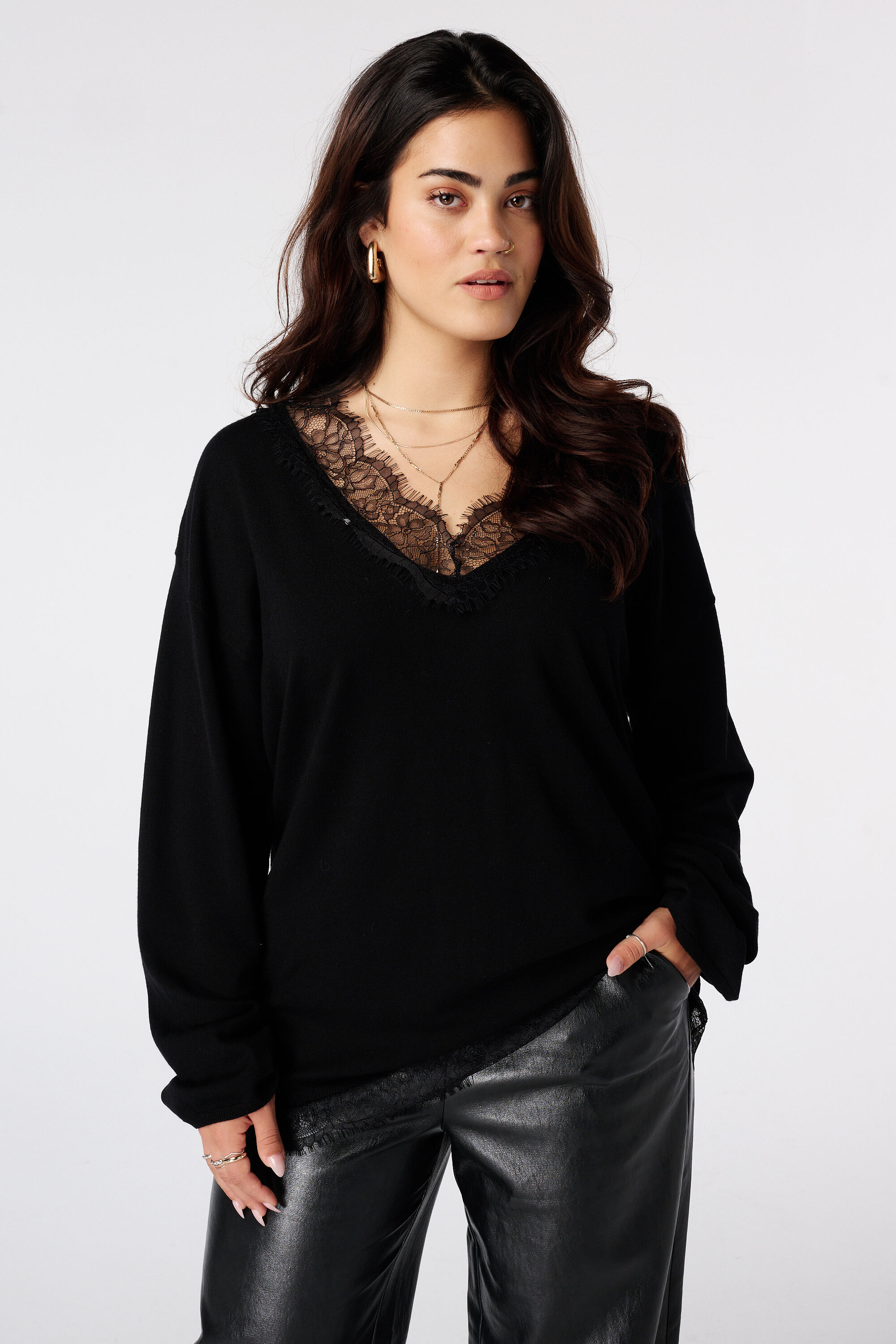 Pull en maille fine avec dentelle image number 0