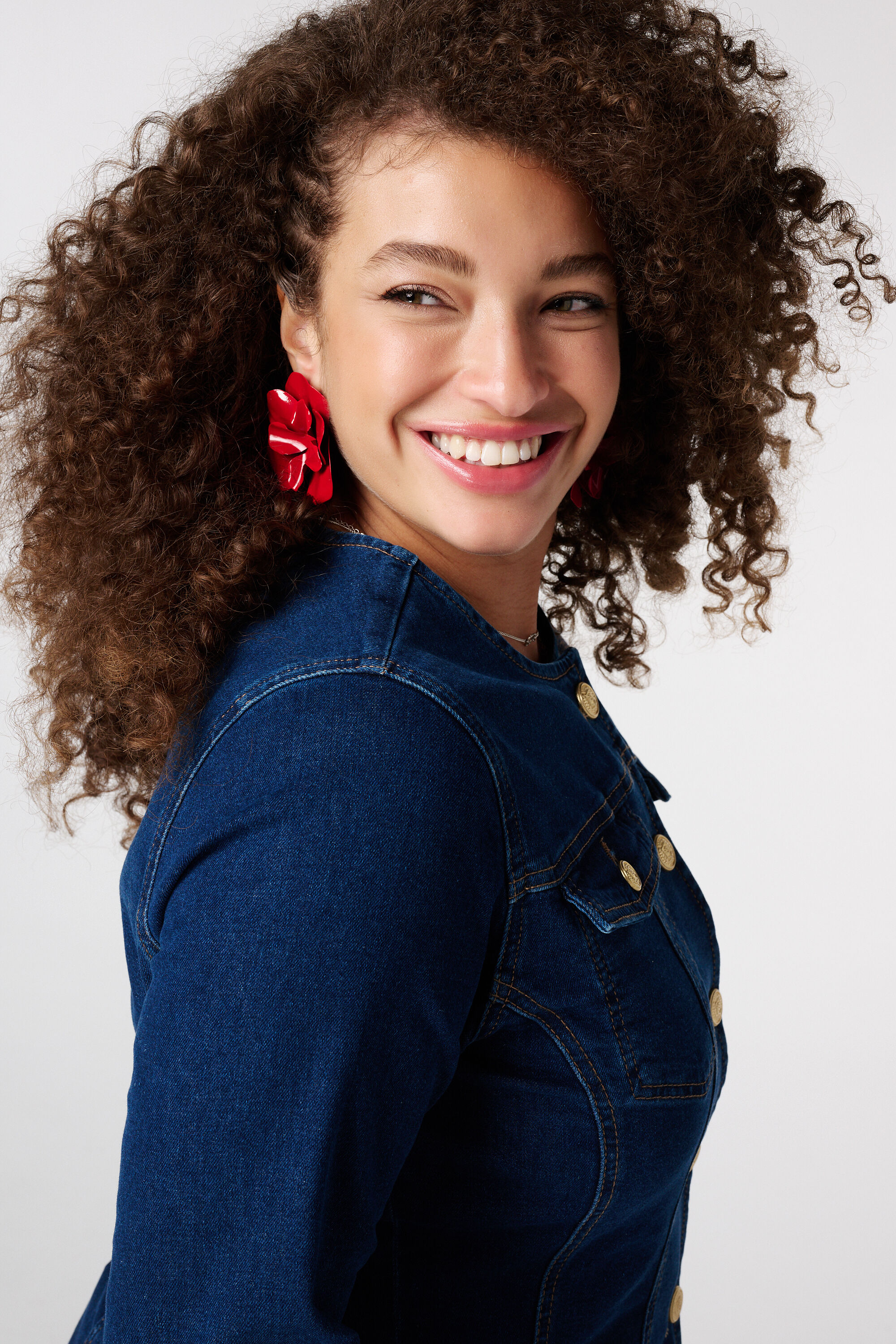 Veste en jean ajust&eacute;e image number 4