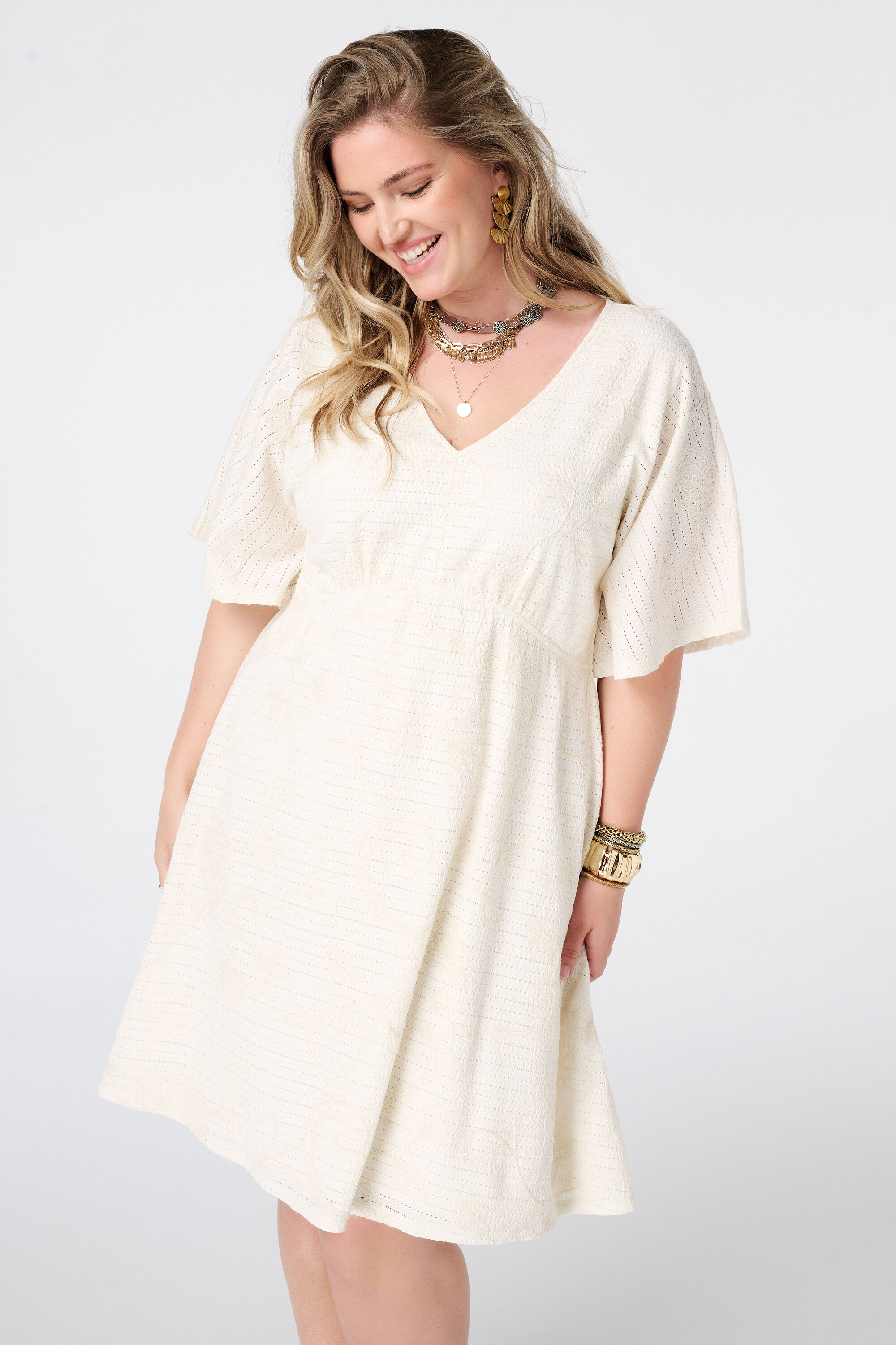 Robe courte &agrave; manches papillon image number 5