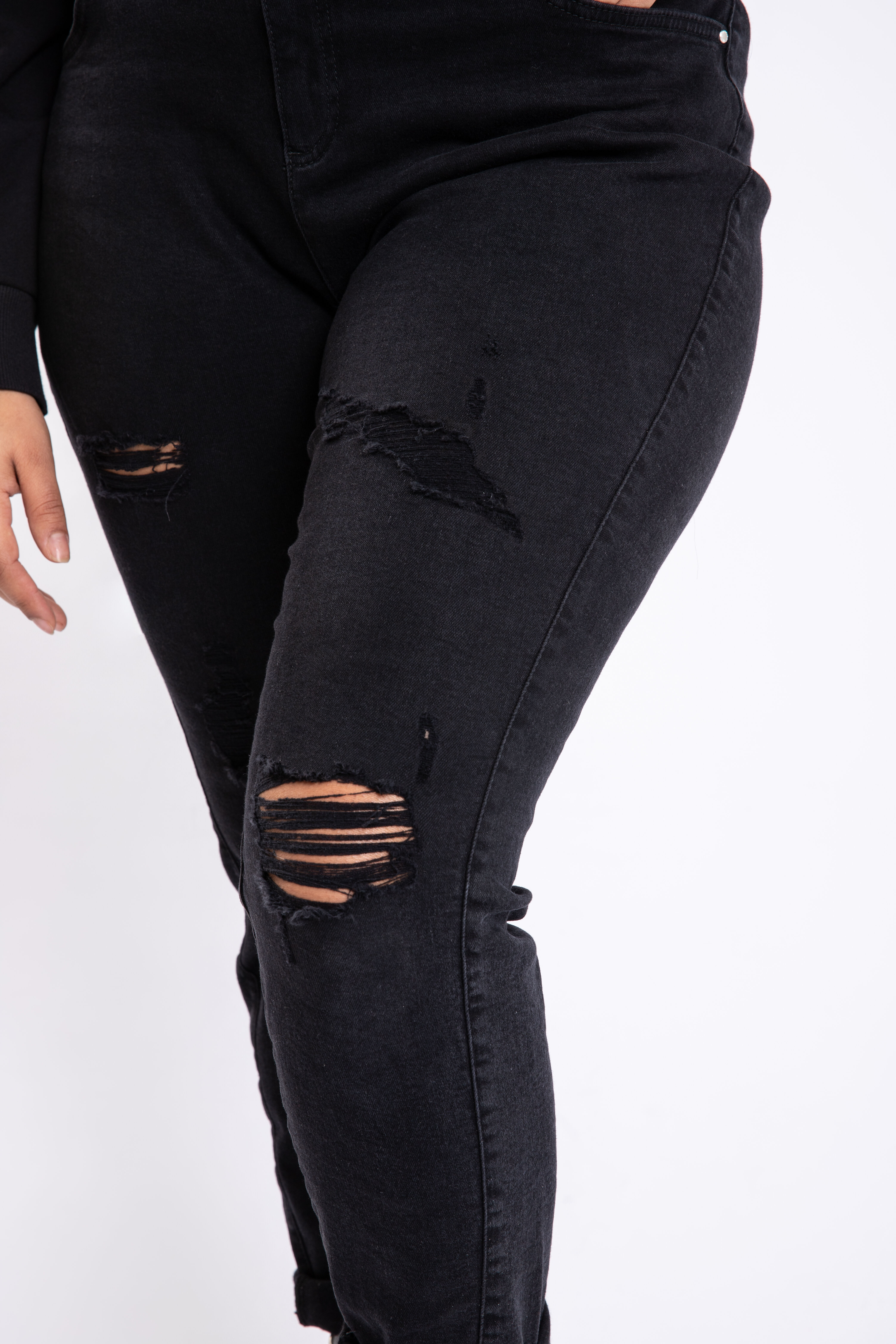 Jean aux d&eacute;cors d&eacute;chir&eacute;s image number 5