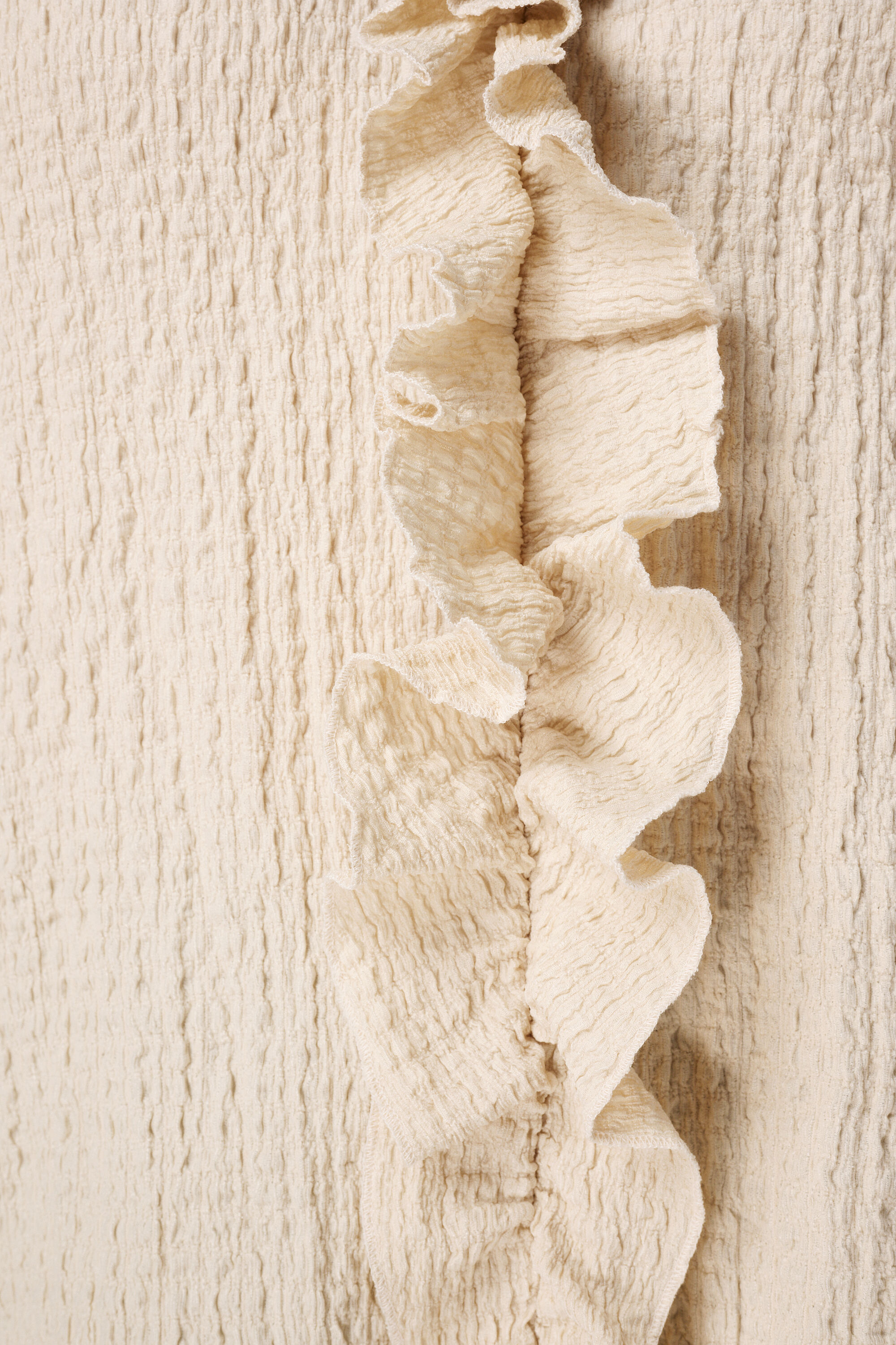 Haut avec volants fantaisie  image number 6