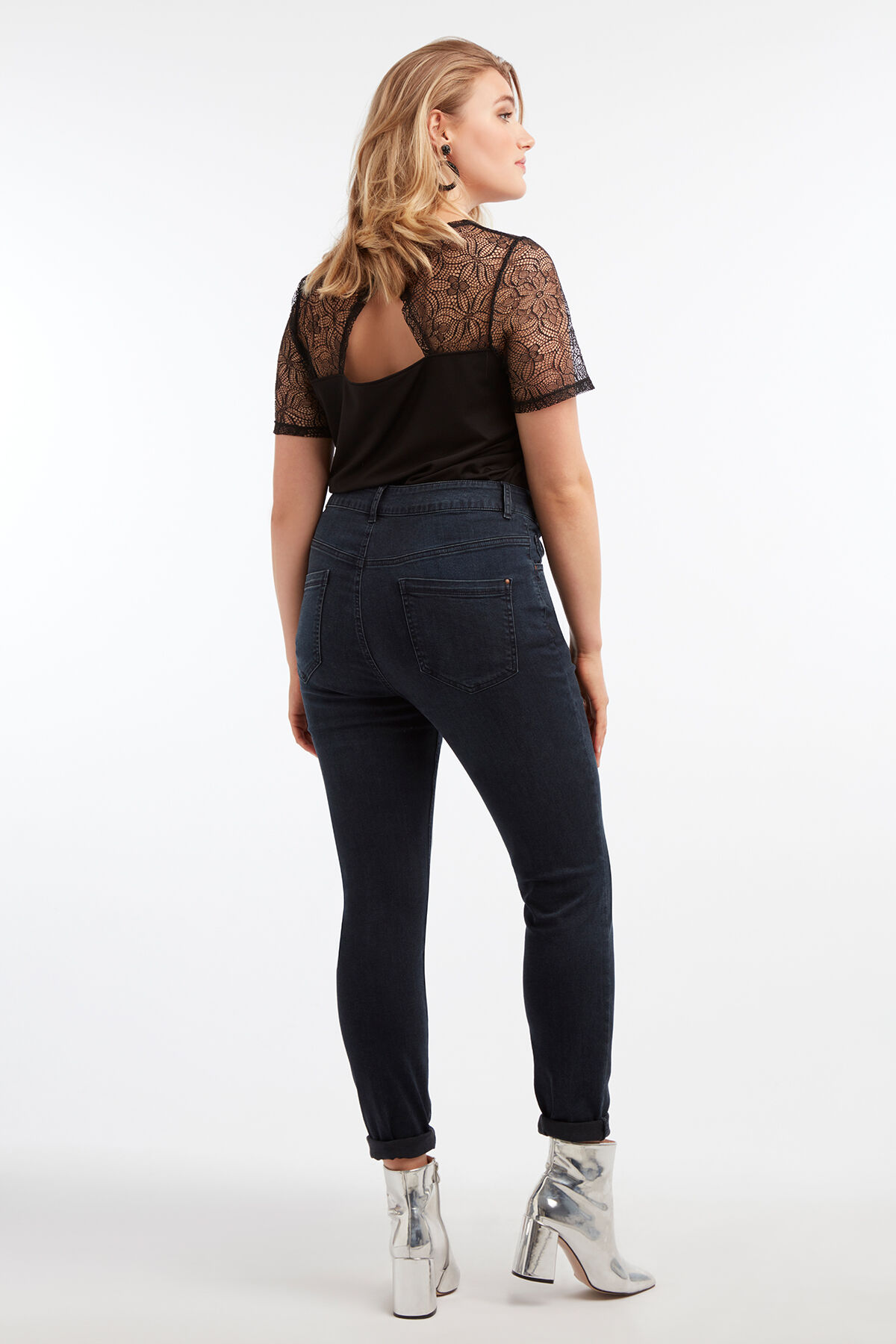 Haut avec dentelle image number 4