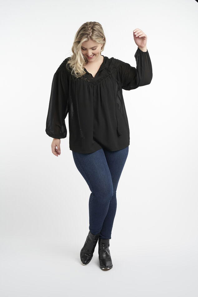 Chemisier décoré en dentelle  image number 5