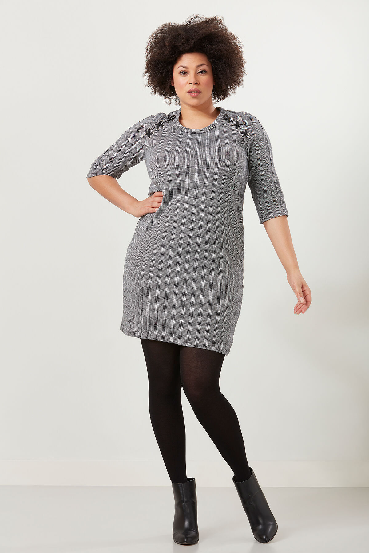 Robe &agrave; carreaux avec corde image number 3